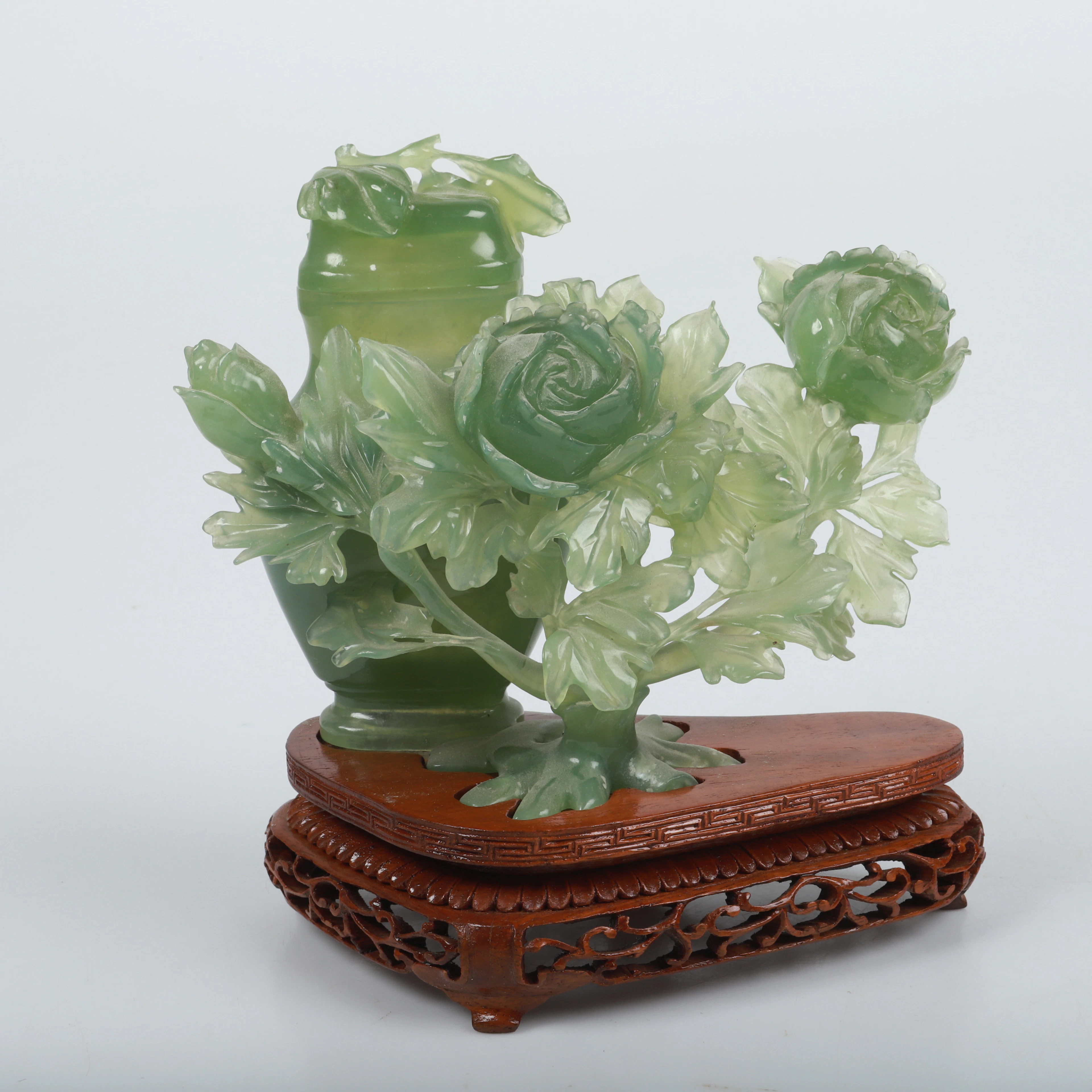 SKULPTUR, jade på träsockel, Japan.