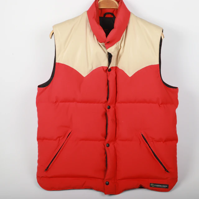 VÄST, textil/konstläder med dun/fjäderfyllning, Canada Goose.