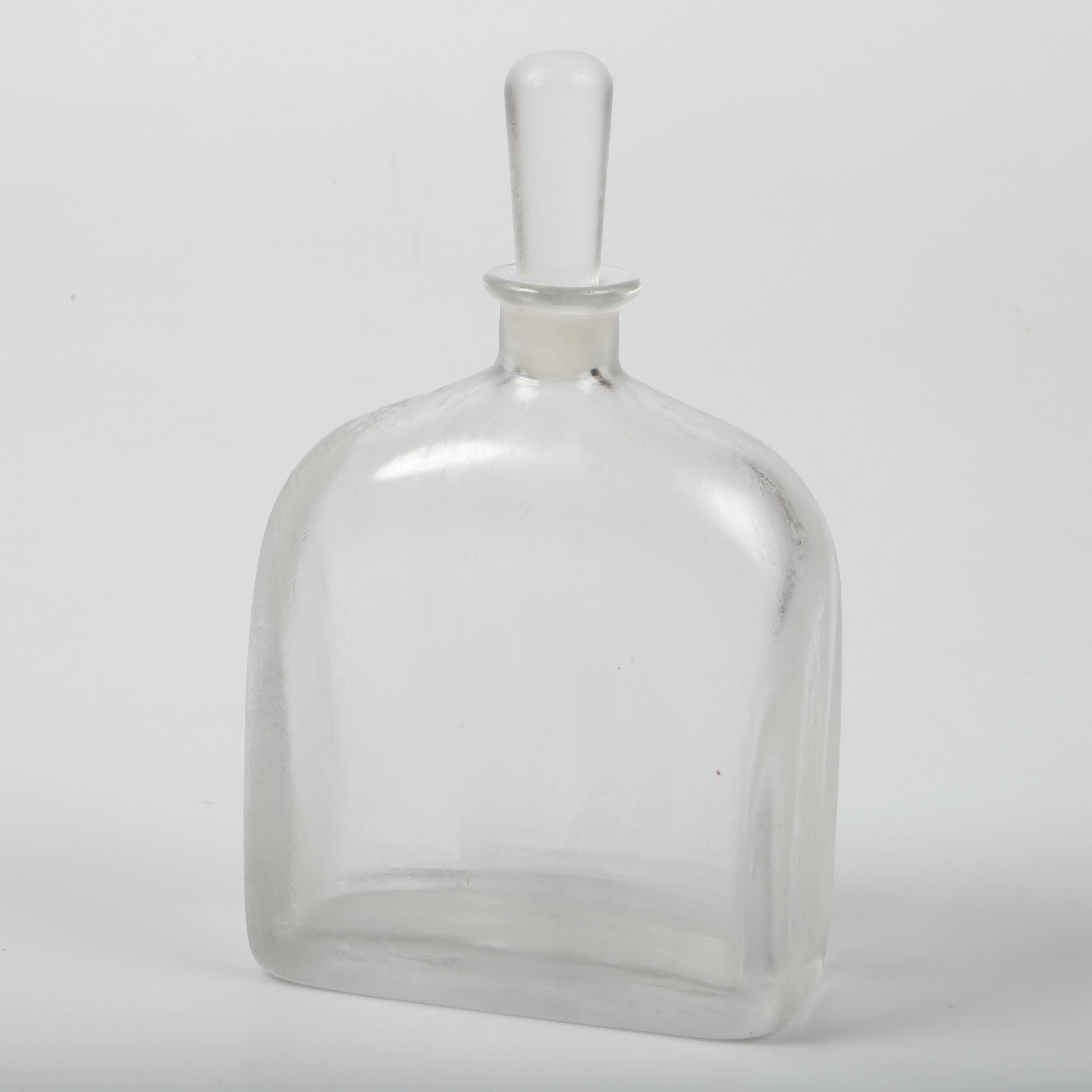 VICKE LINDSTRAND. Karaff, "Iced", glas, Orrefors.