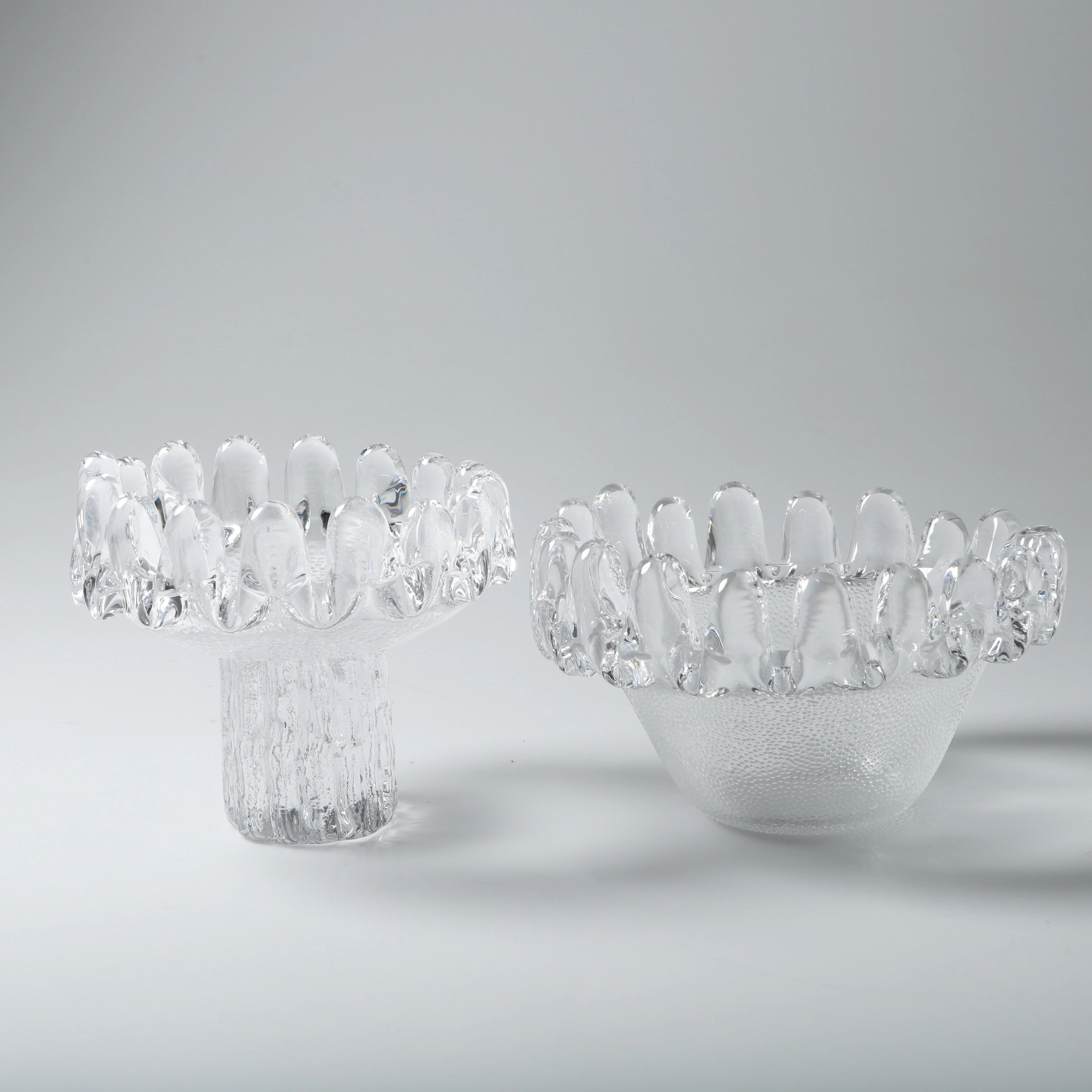 GÖRAN WÄRFF. Skålar, 2 stycken, "Solros", glas, Kosta Boda.