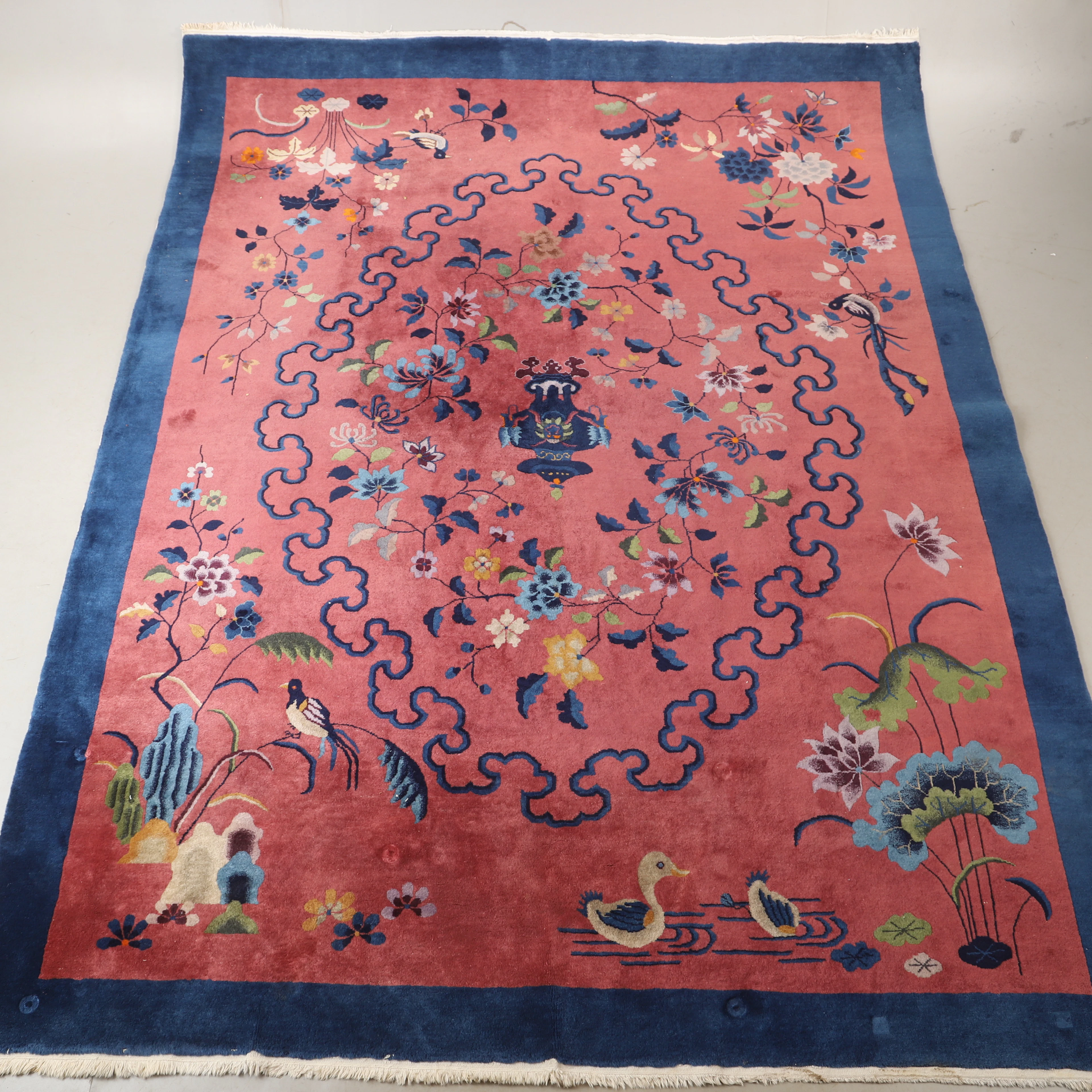 MATTA, Kina, ca 355 x 274 cm.