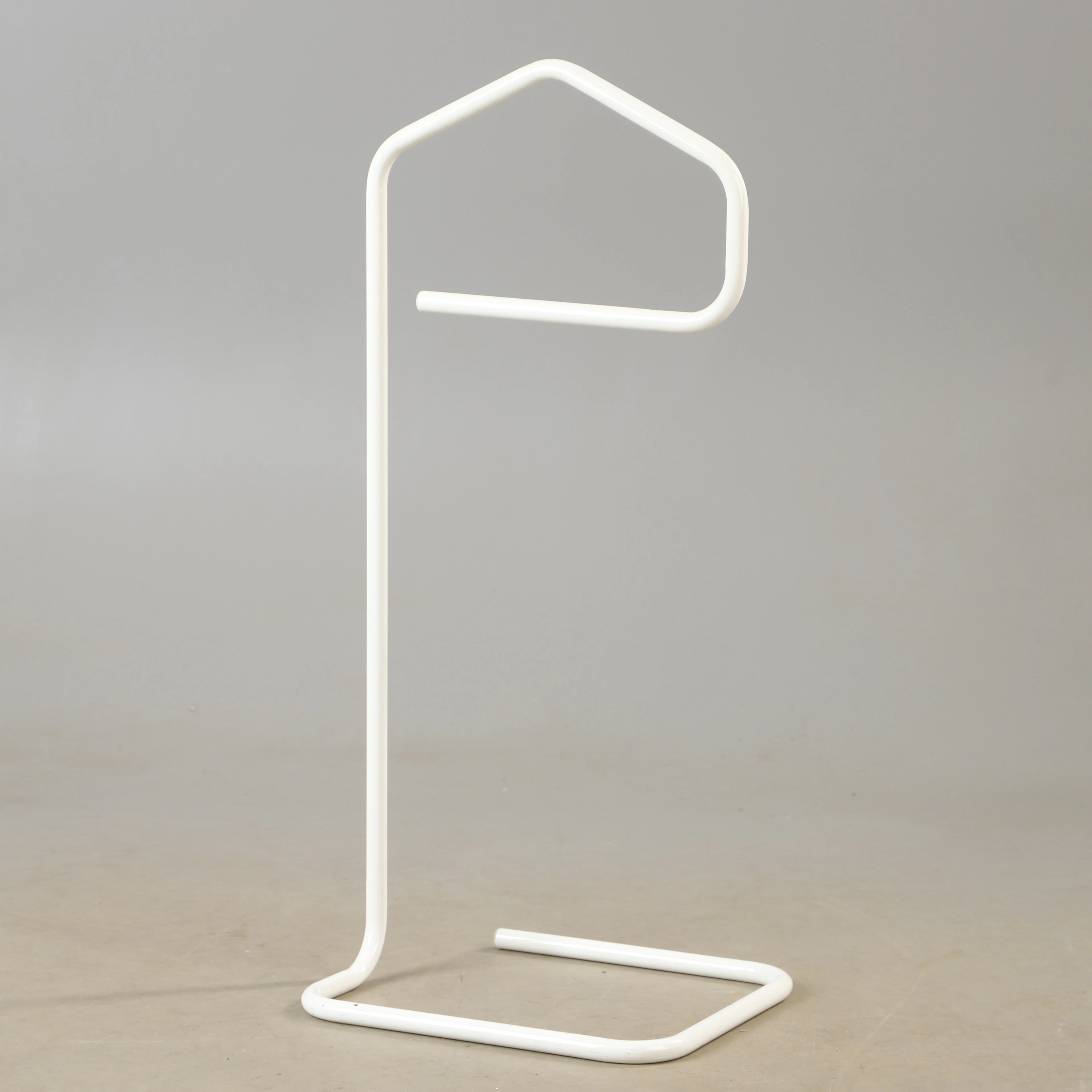 IELS GAMMELGAARD. Herrbetjänt, "Järpen", IKEA.