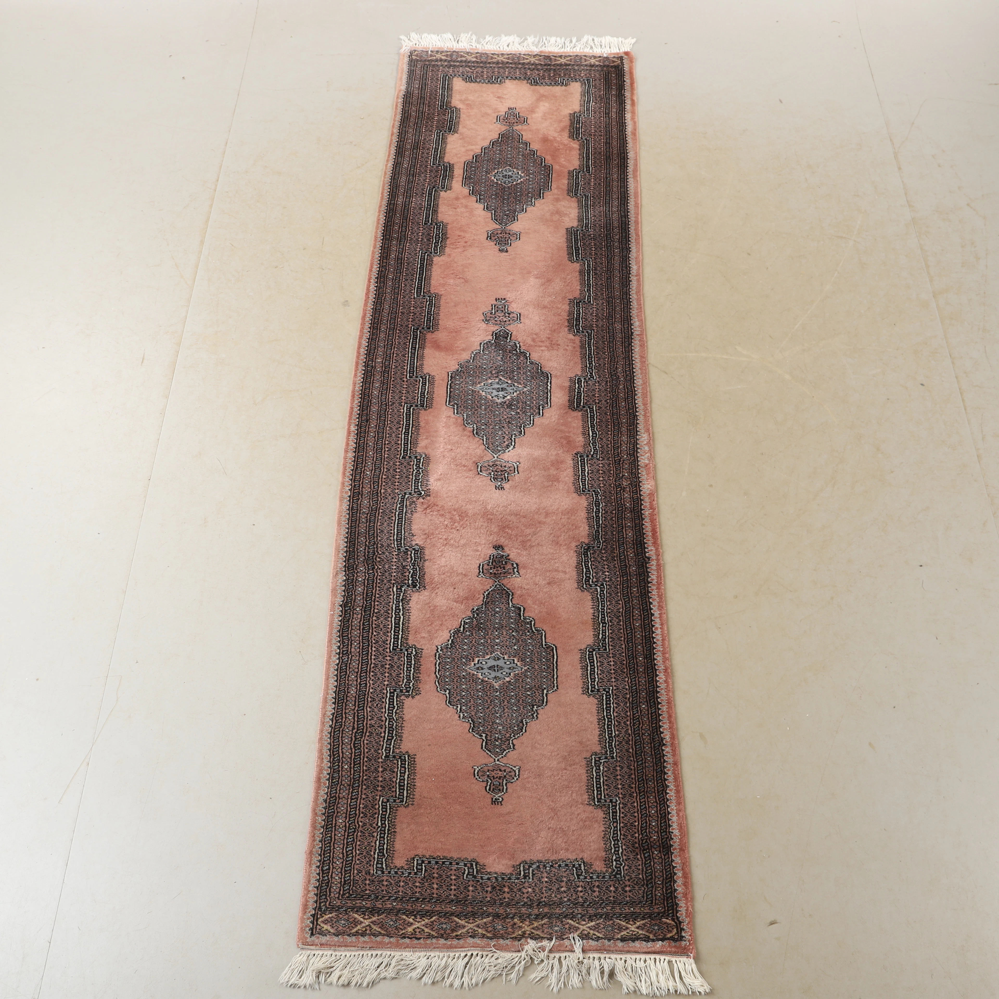 MATTA, orientalisk, galleri, 277 x 75 cm.