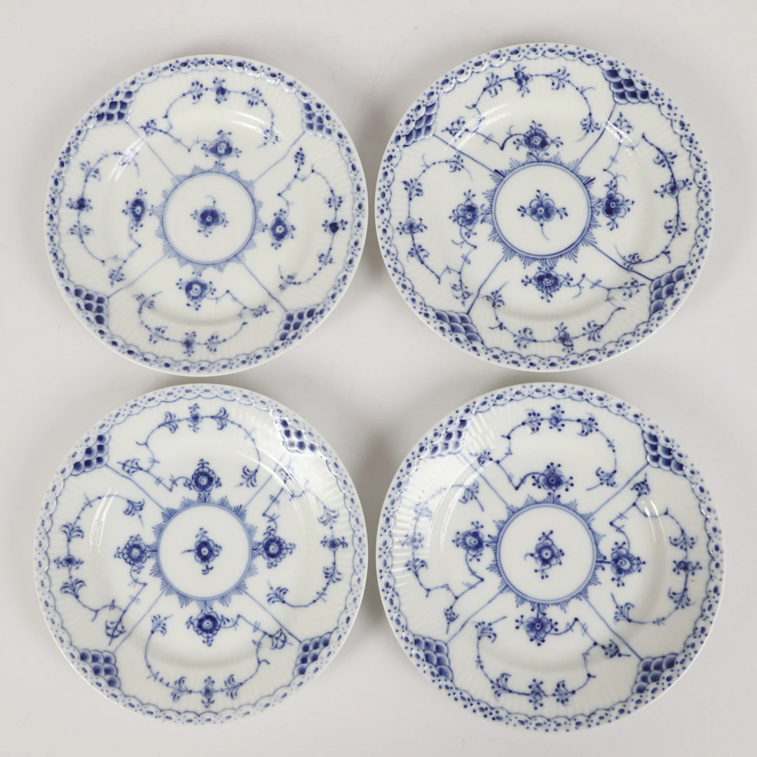 ASSIETTER, 4 stycken, "Musselmalet", porslin, Royal Copenhagen, Danmark.