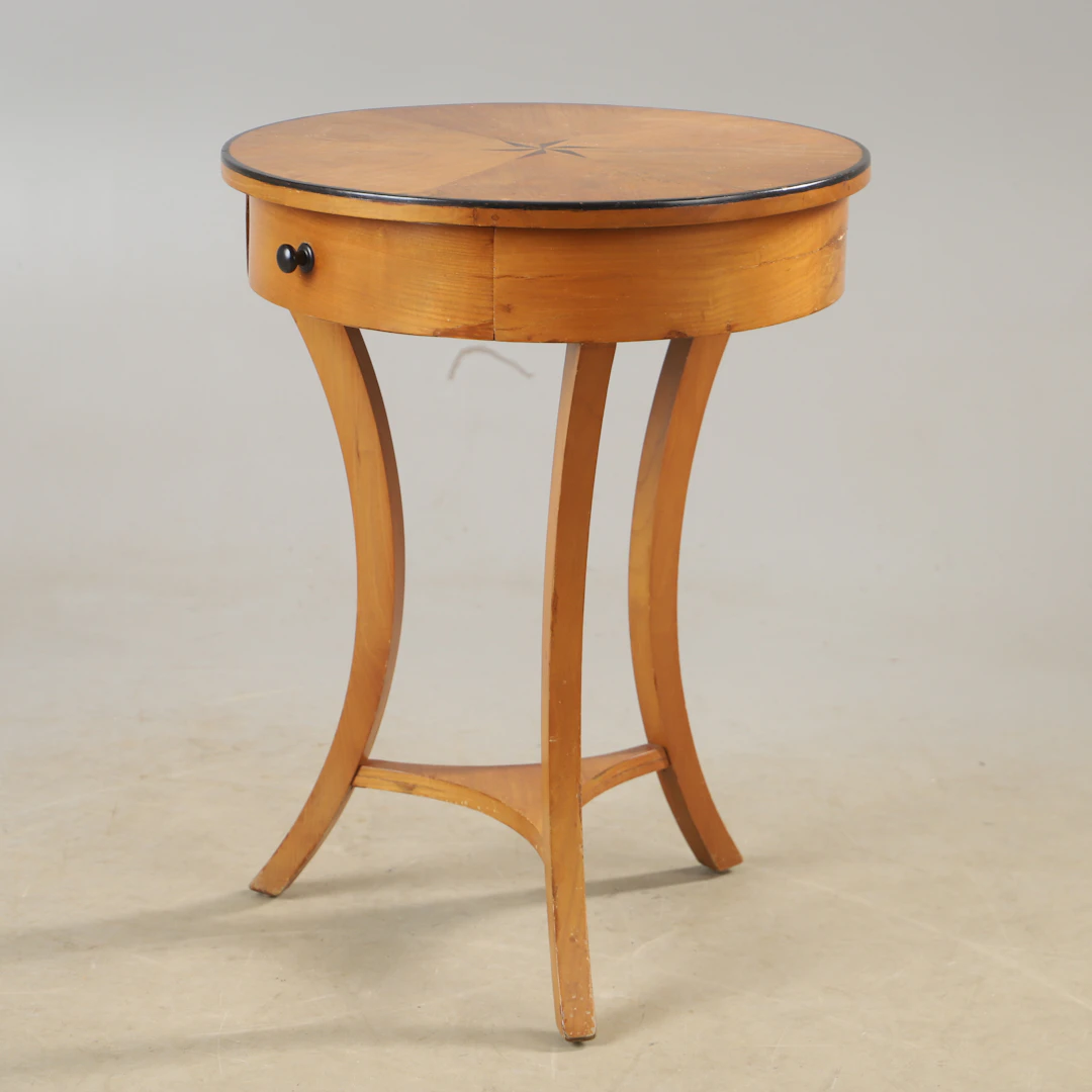 BORD, alm med intarsia, 1900-talets första hälft.
