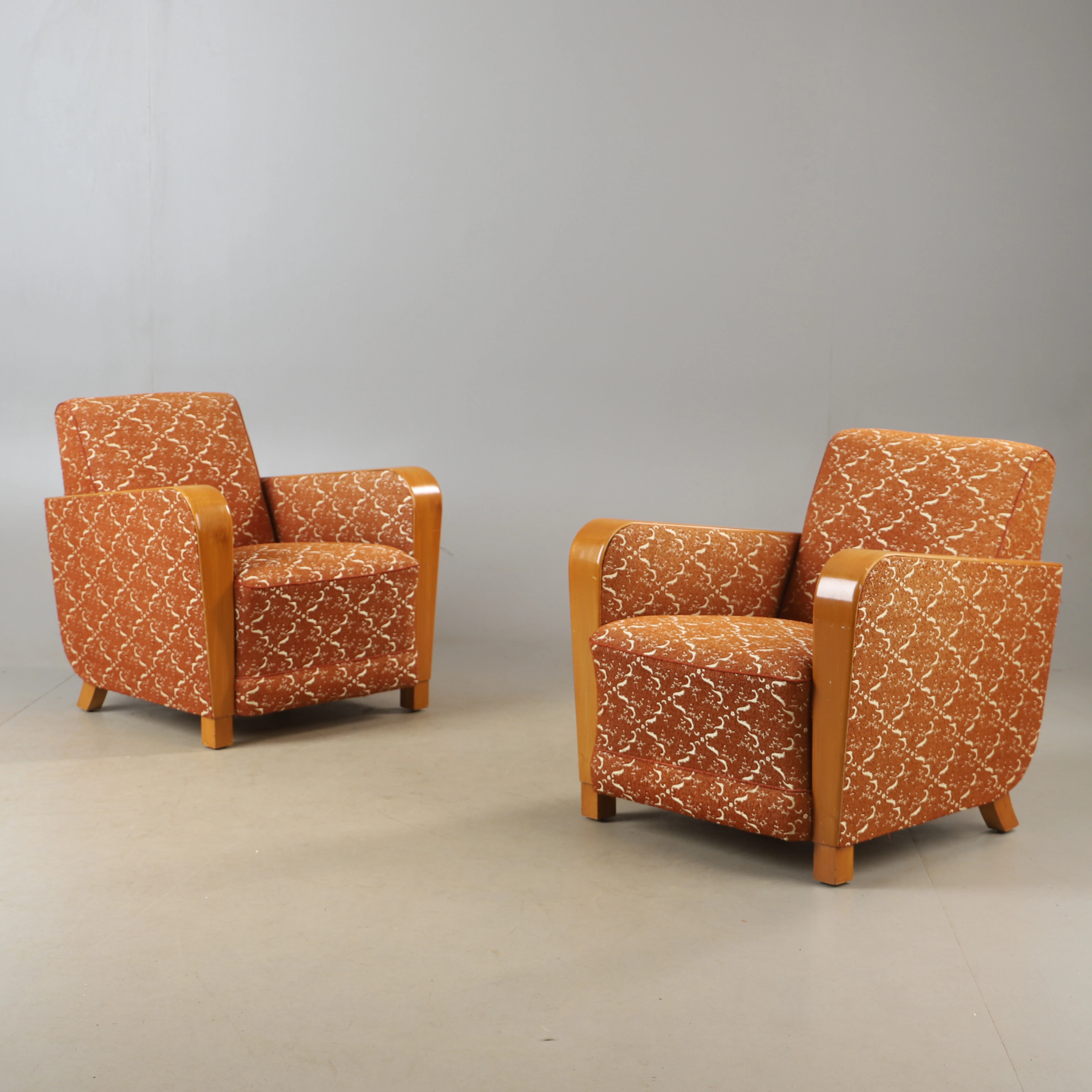 FÅTÖLJER, 1 par, alm med textilklädsel, Swedish modern, 1940-tal.