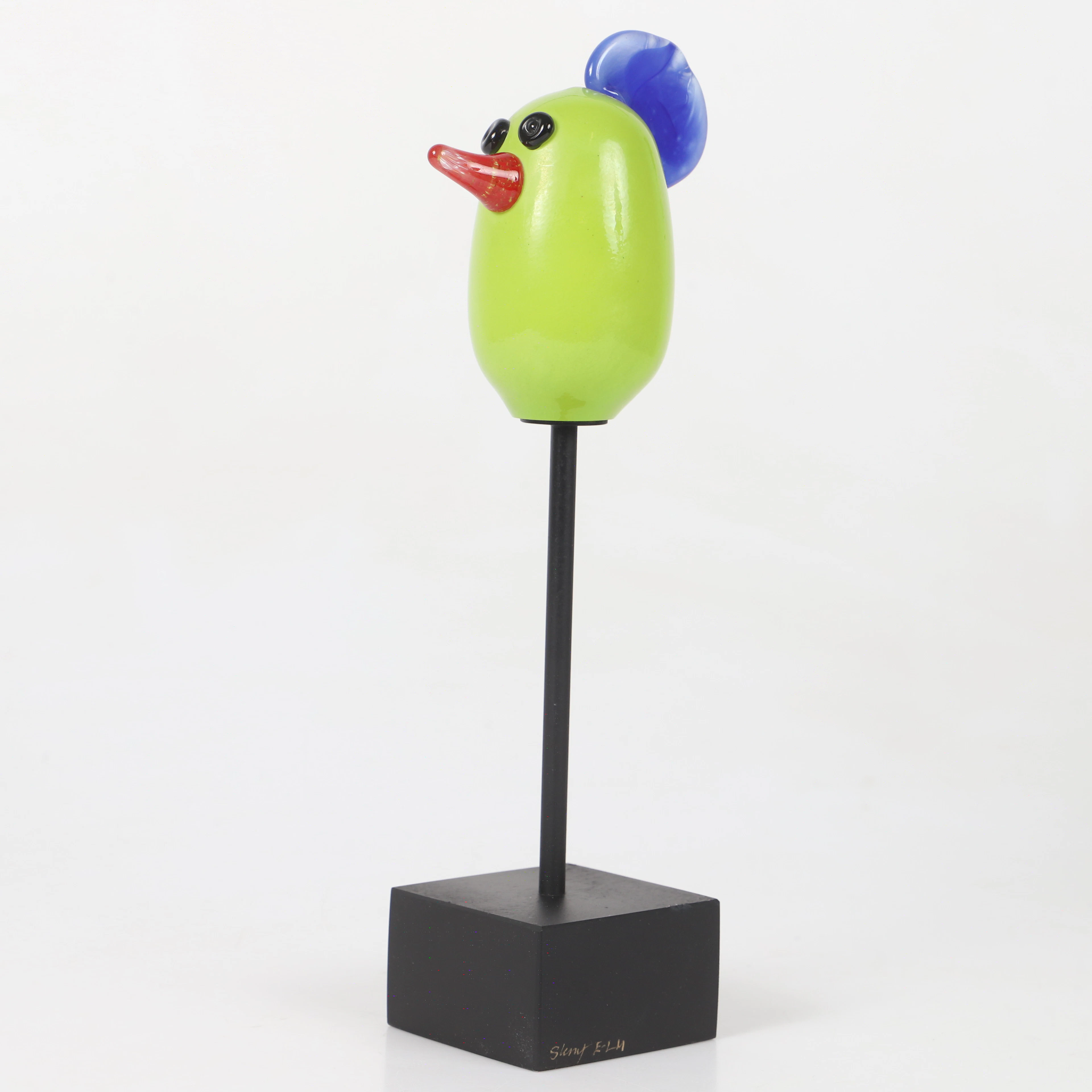 EVA-LENA MARTINSSON. Skulptur, fågel, glas på träsockel, Skruf, signerad.