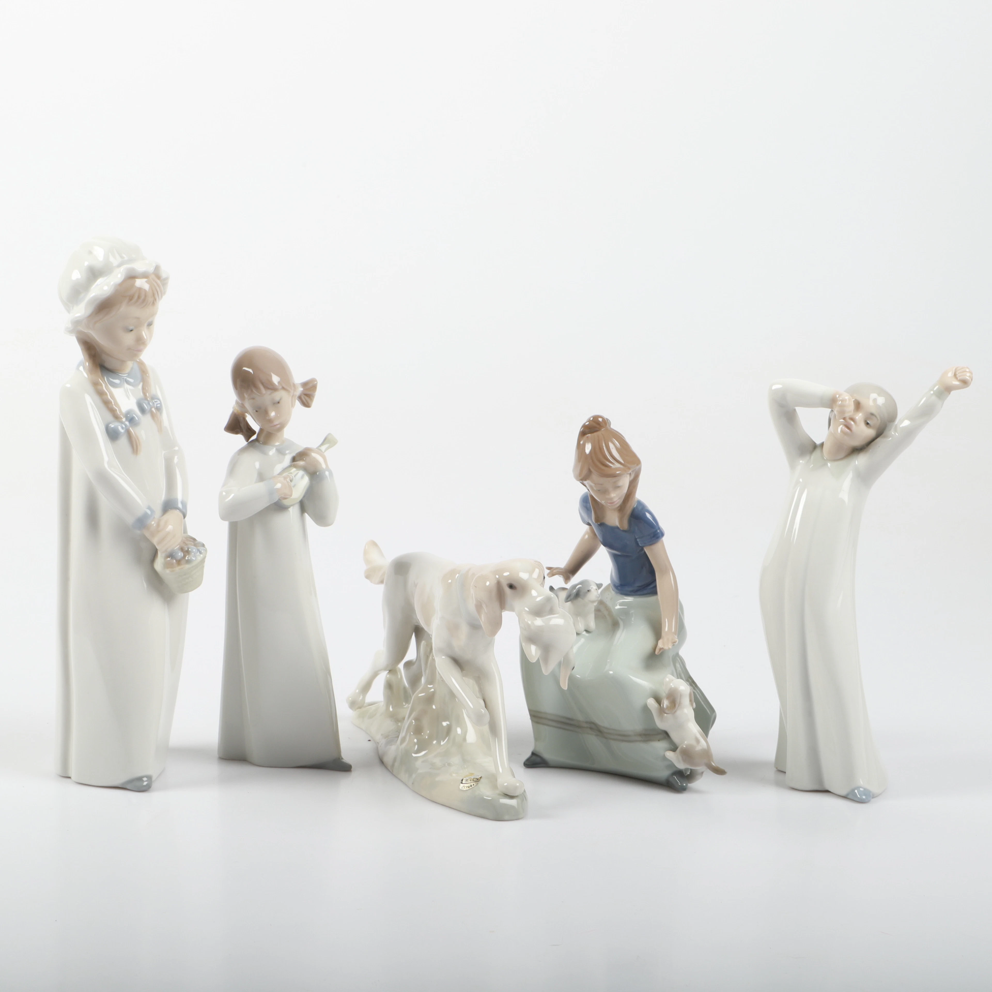 FIGURINER, 5 stycken, porslin, bl. a. Nao, Spanien.