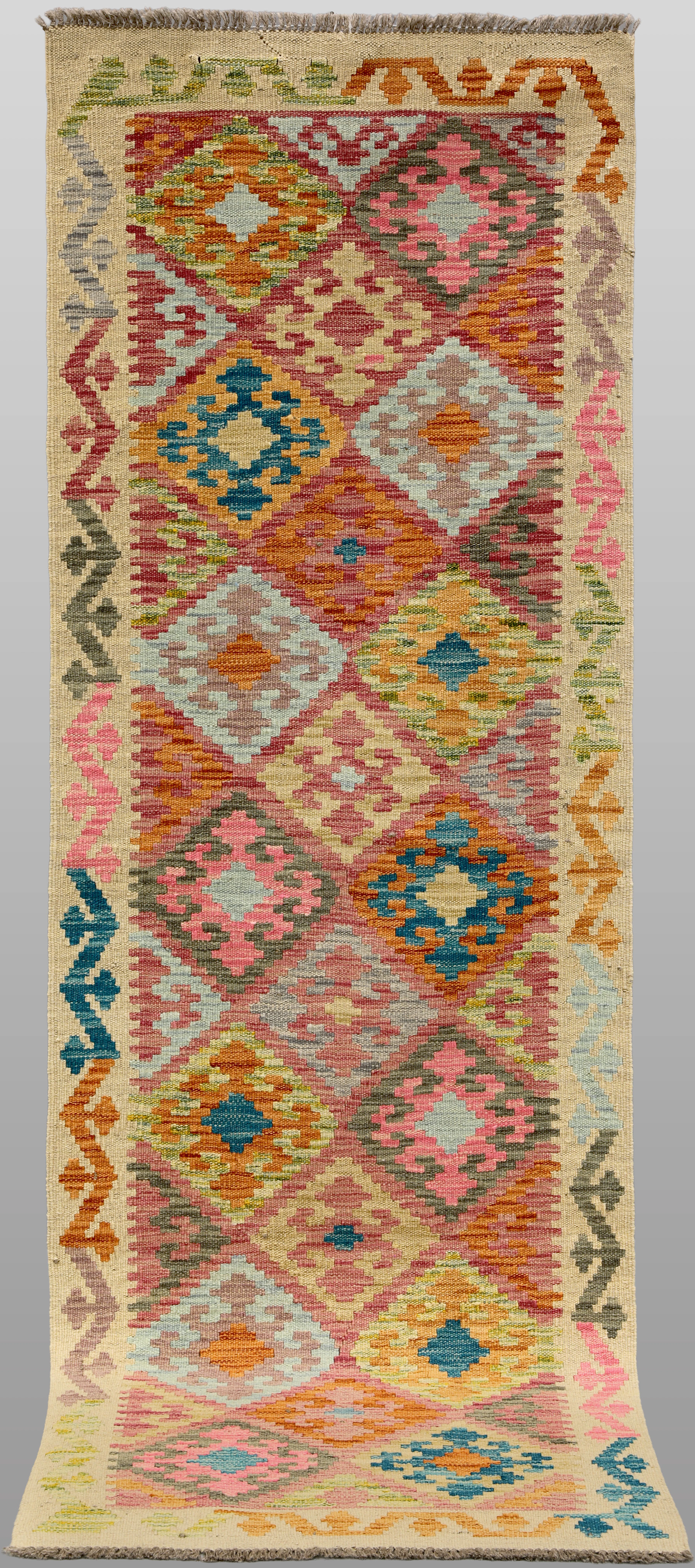 MATTA, "Kelim", galleri, 322 x 78 cm.