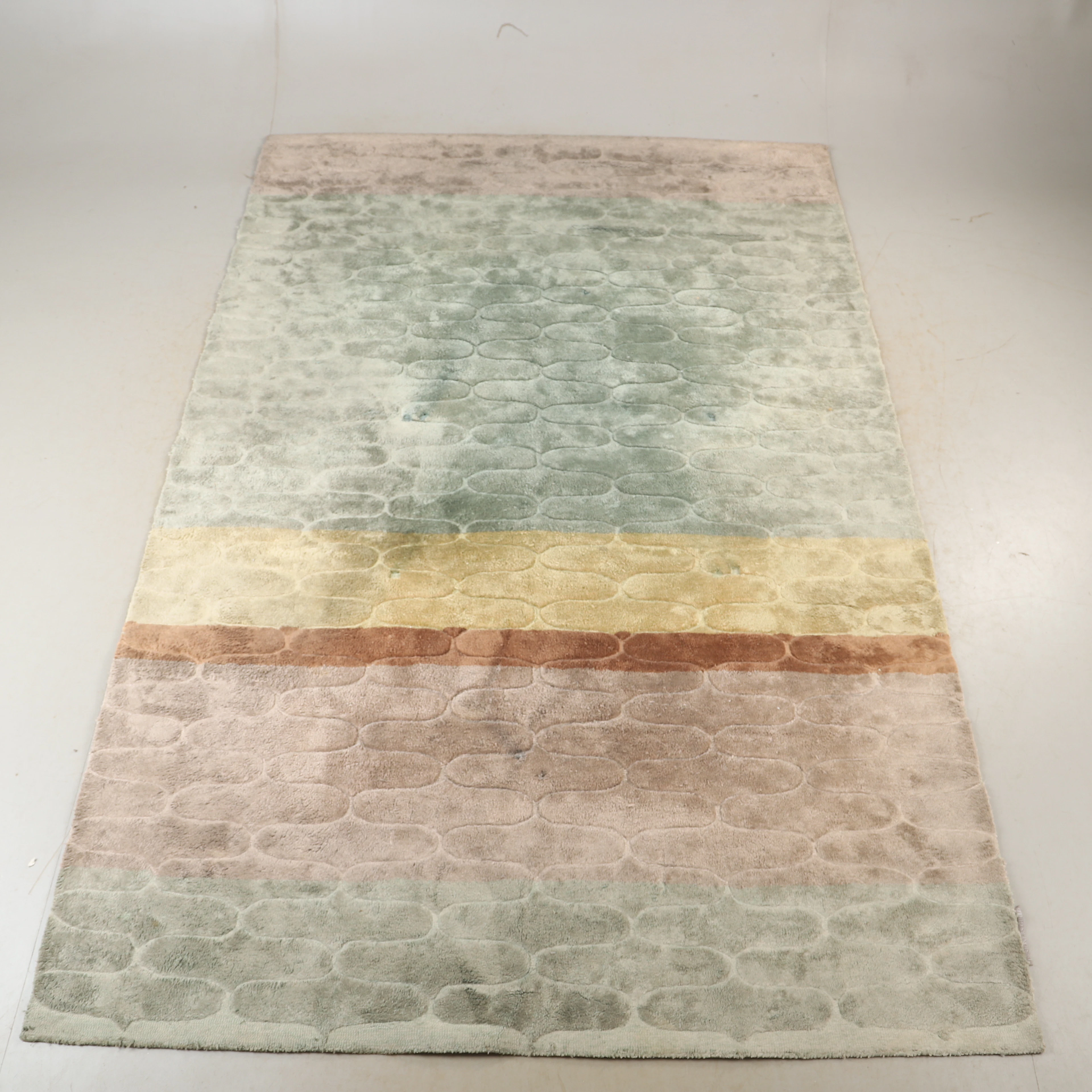 MATTA, "Ogee ocean", handtuftad, Designers Guild, 303 x 200 cm.