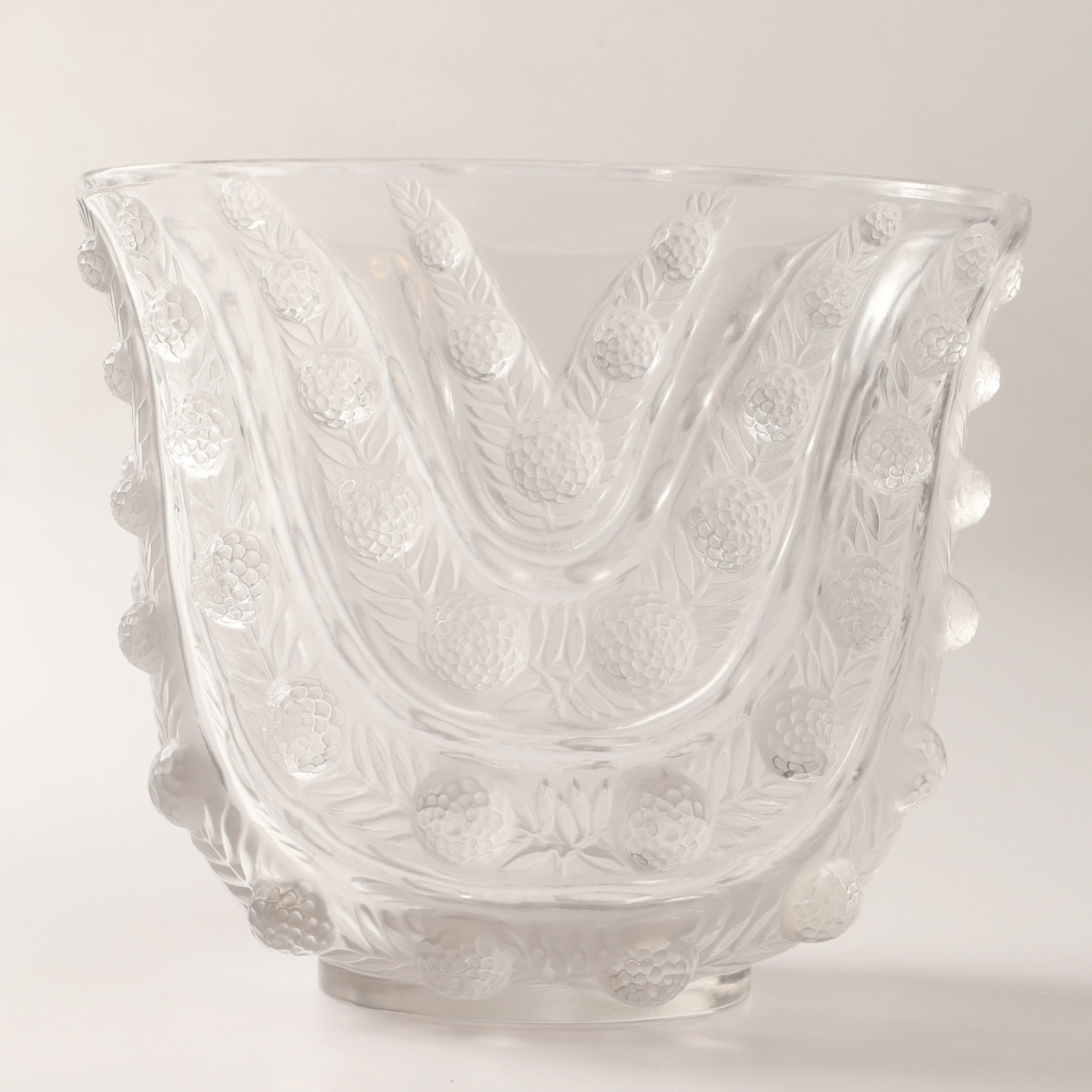 RENÉ LALIQUE. Vas, "Vichy", glas, Lalique, Frankrike, signerad.