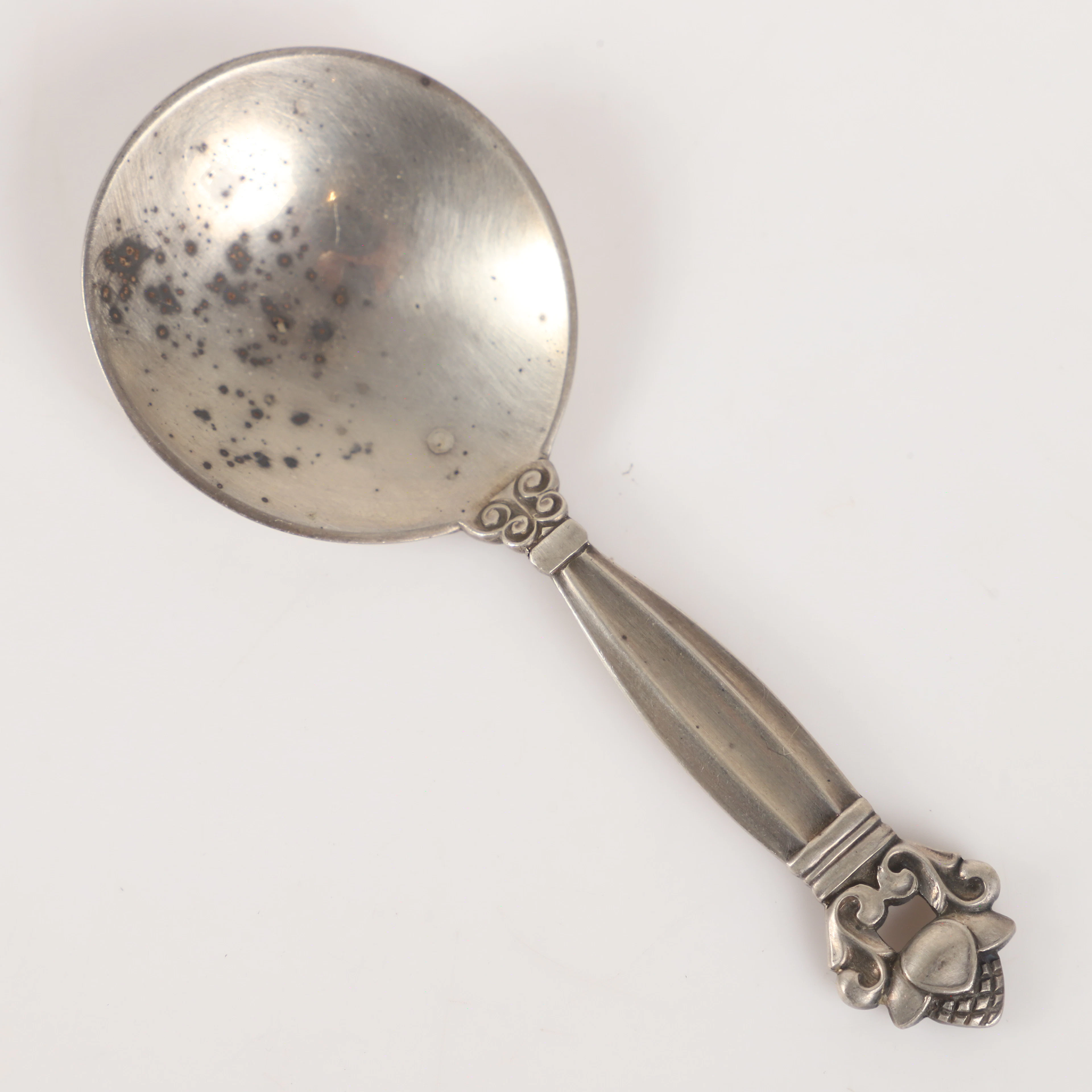 JOHAN ROHDE. Sockersked, "Konge/Acorn", sterlingsilver, Georg Jensen, Danmark.