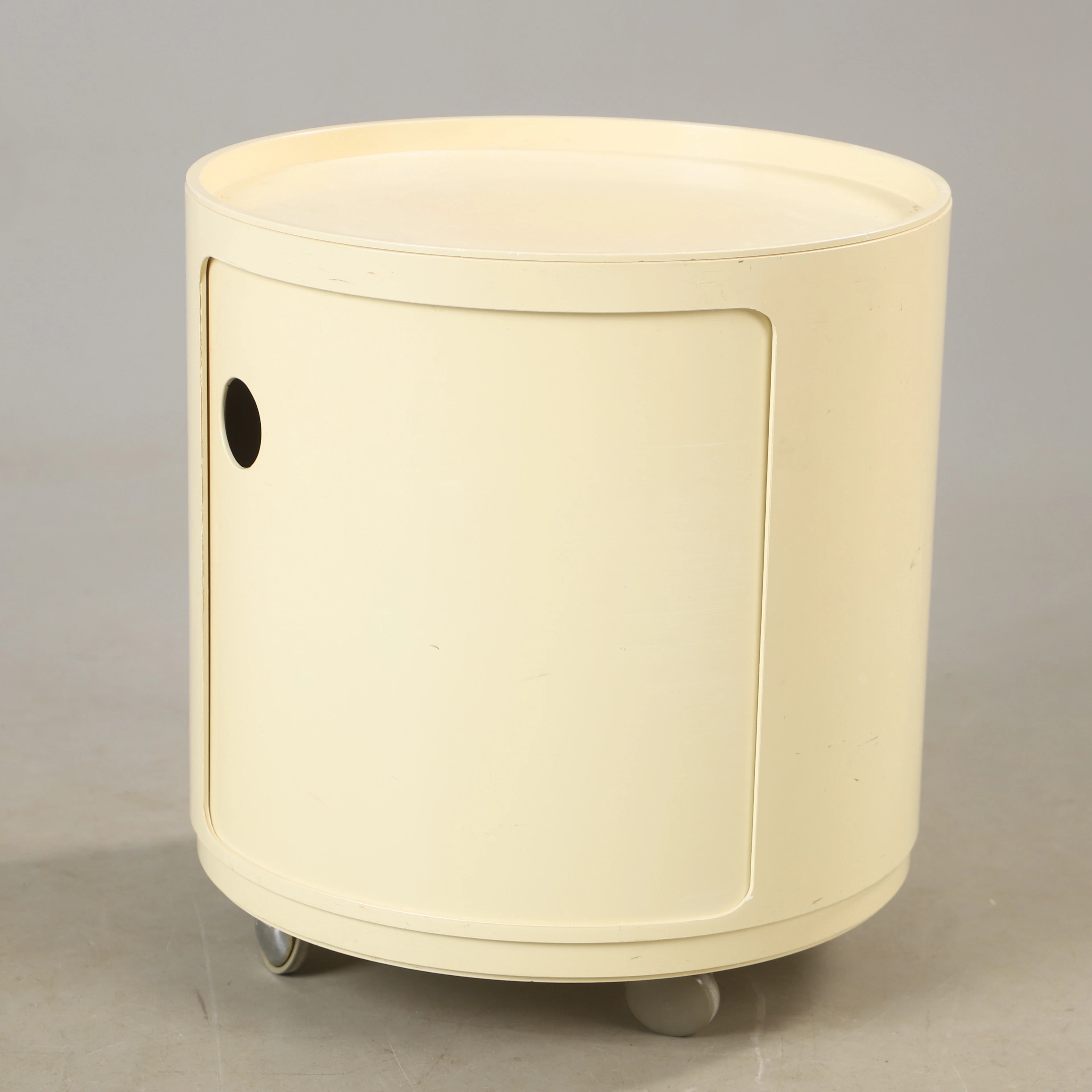 ANNA CASTELLI FERRIERI. "Componibili", vit plast, Kartell, Italien.