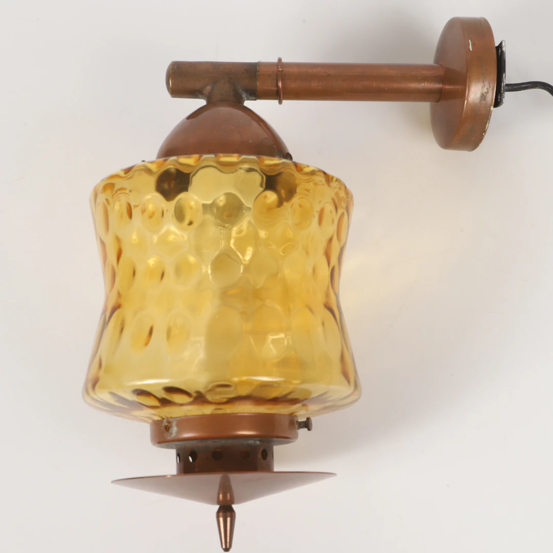 YTTERBELYSNING, mässing med glaskupa, 1900-talets mitt.