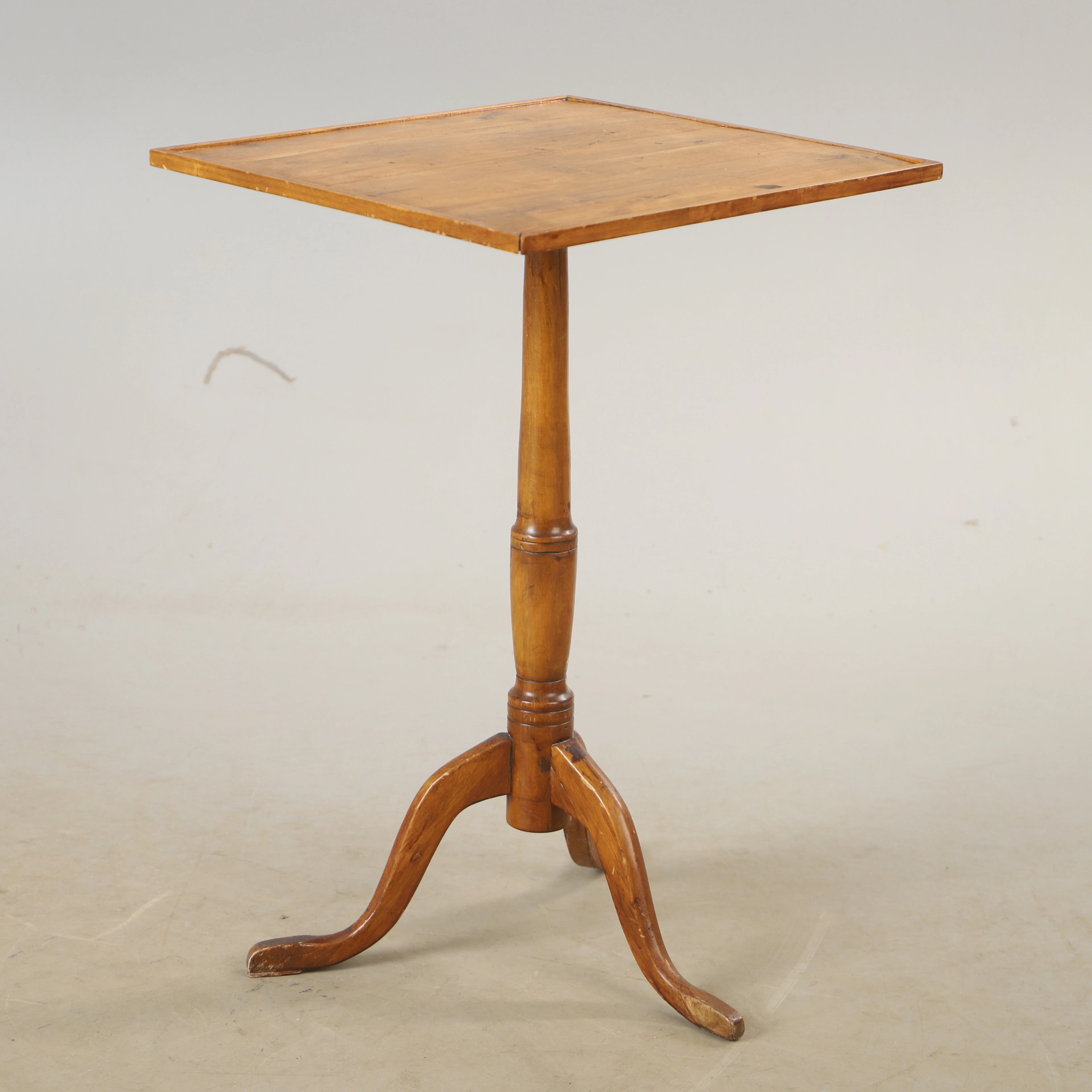 SIDOBORD, björk, 1900-talets första hälft.