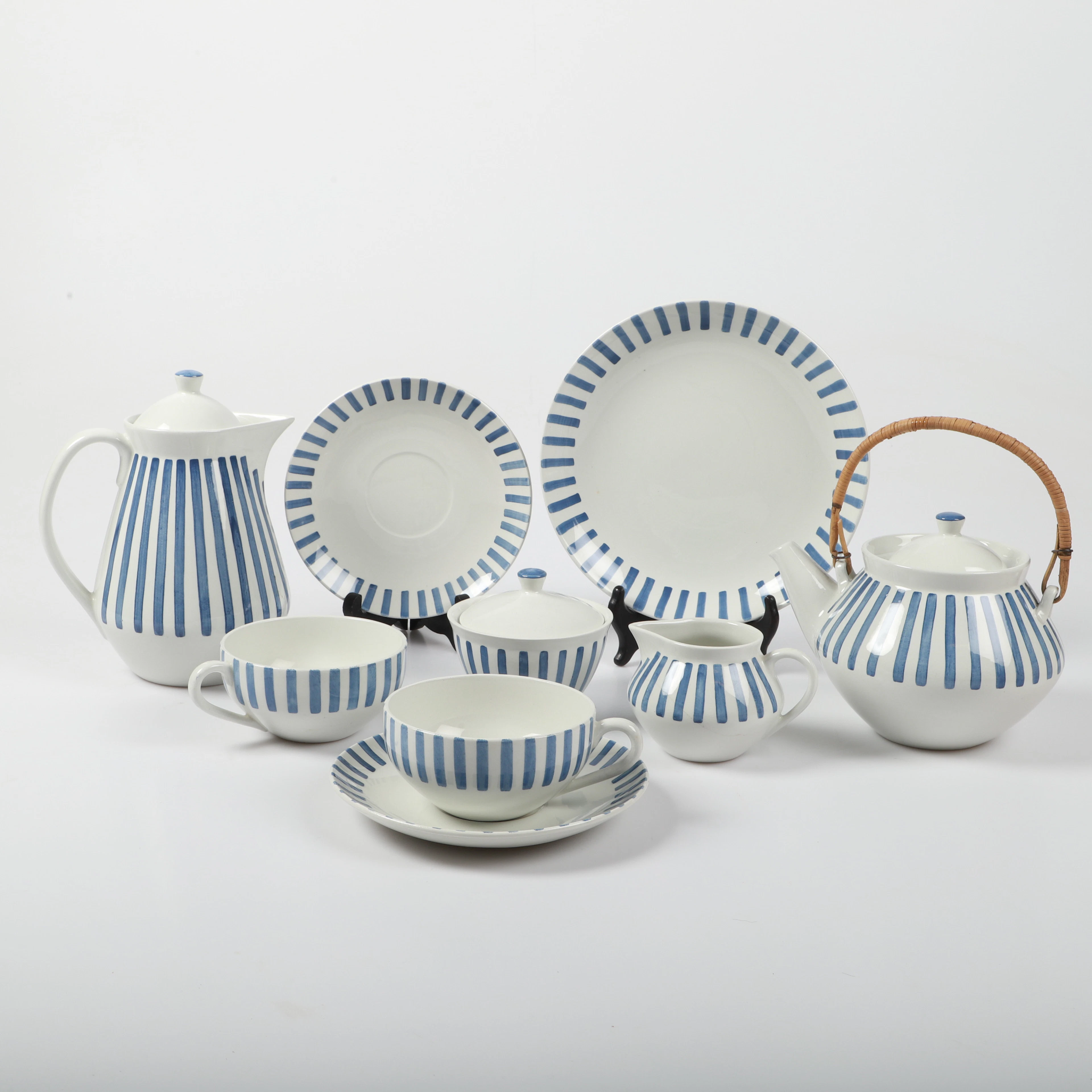 KARIN BJÖRQUIST. Servisdelar, 34 delar, "Tea Blå", Gustavsberg.