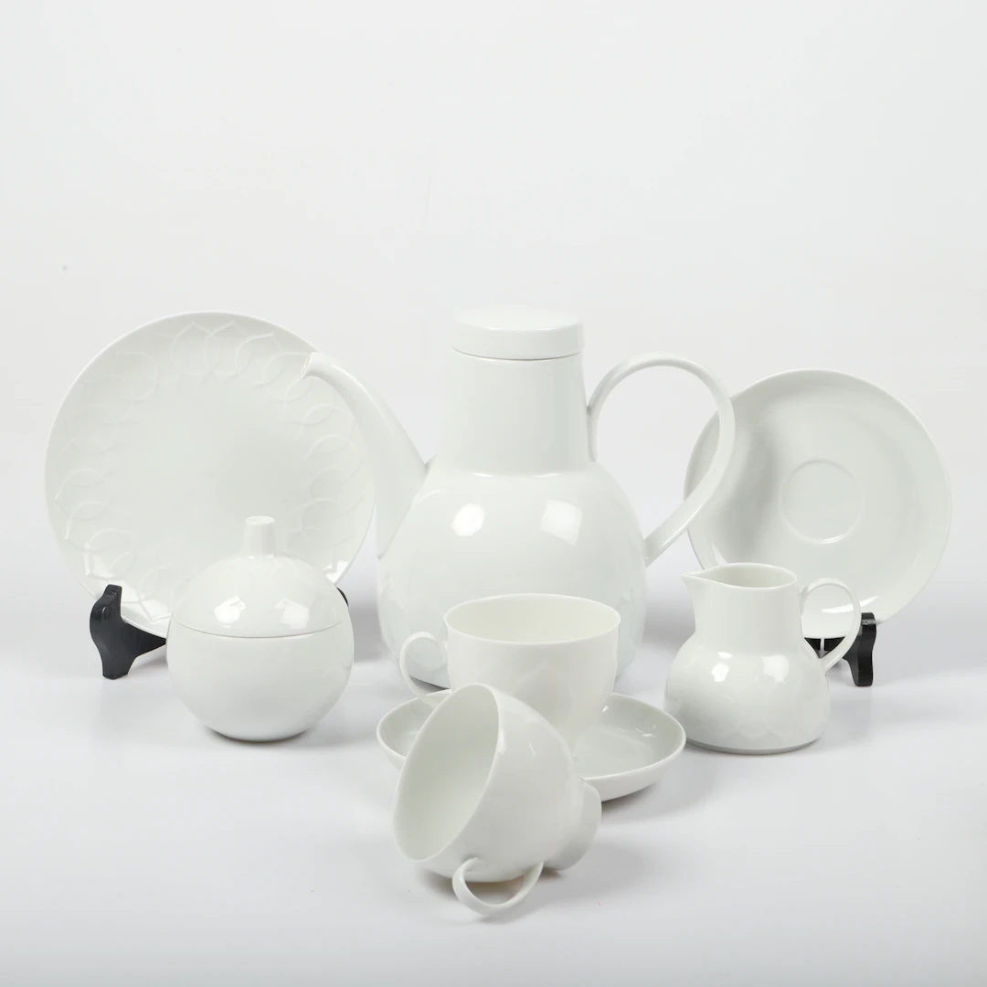 BJÖRN WIINBALD. Kaffeservis, 37 delar, "Lotus", Rosenthal Studio line.