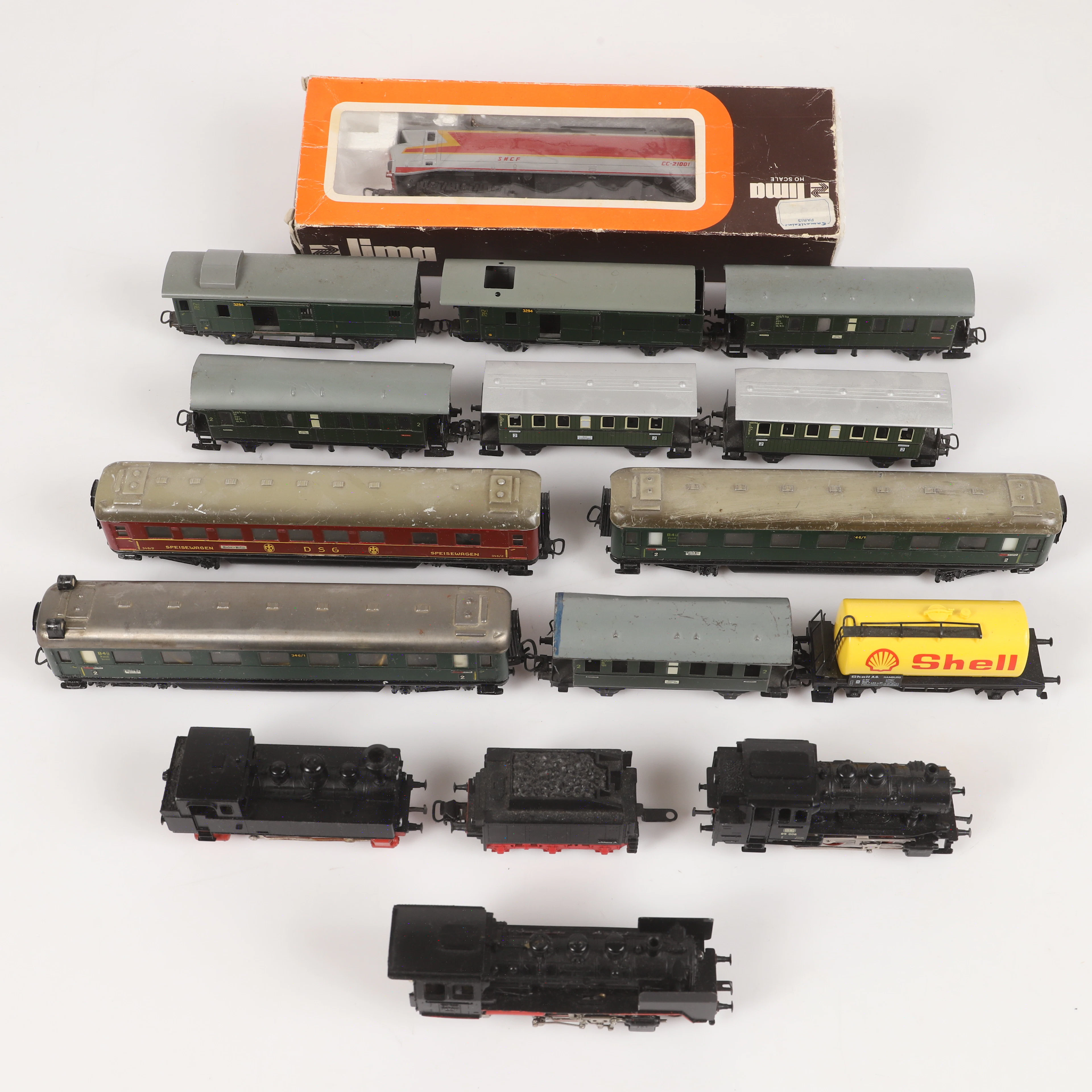 MÄRKLIN. Lok och vagnar, 16 delar.