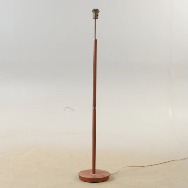 GOLVLAMPA, teak, 1900-talets mitt.