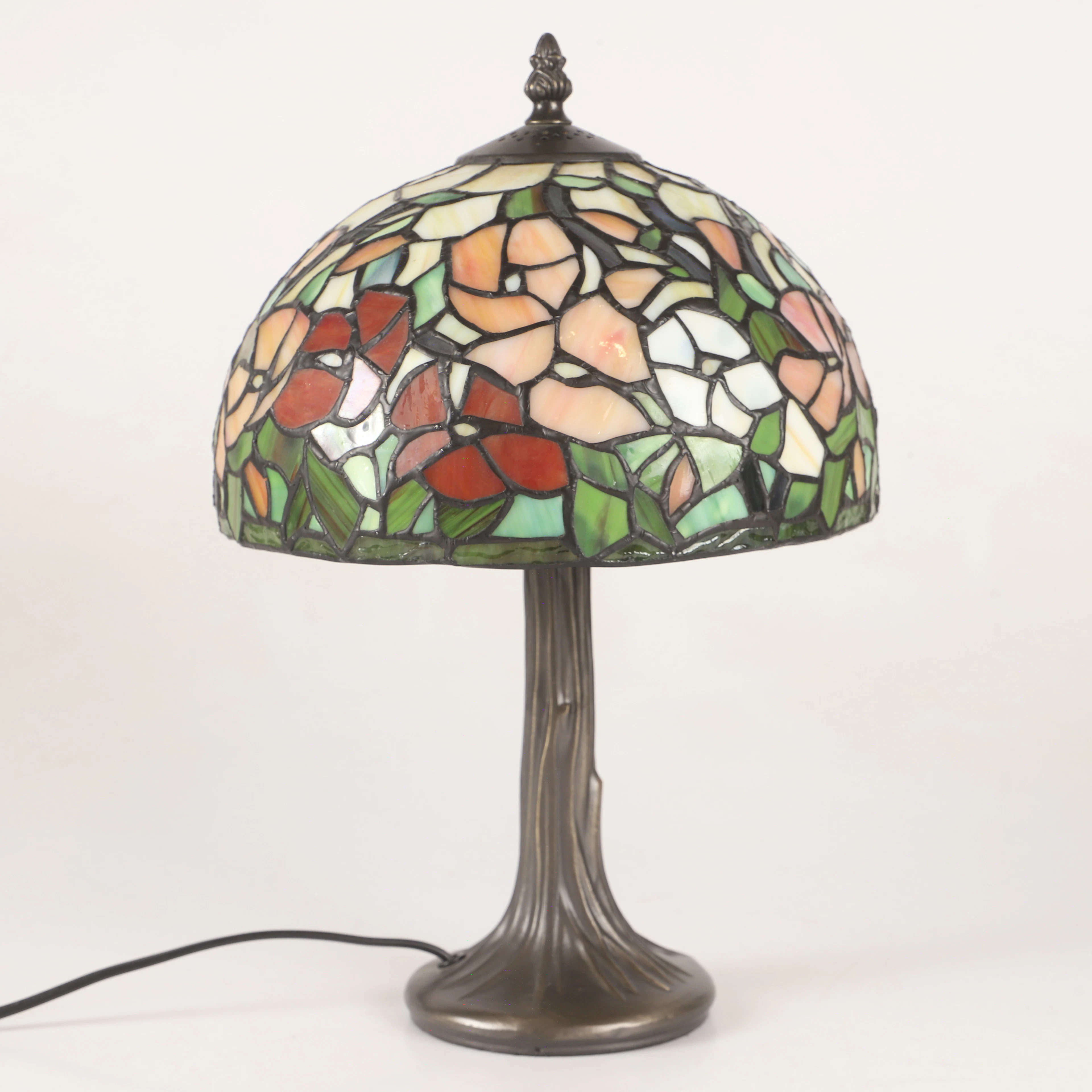 BORDSLAMPA, Tiffany-modell, glas/metall.