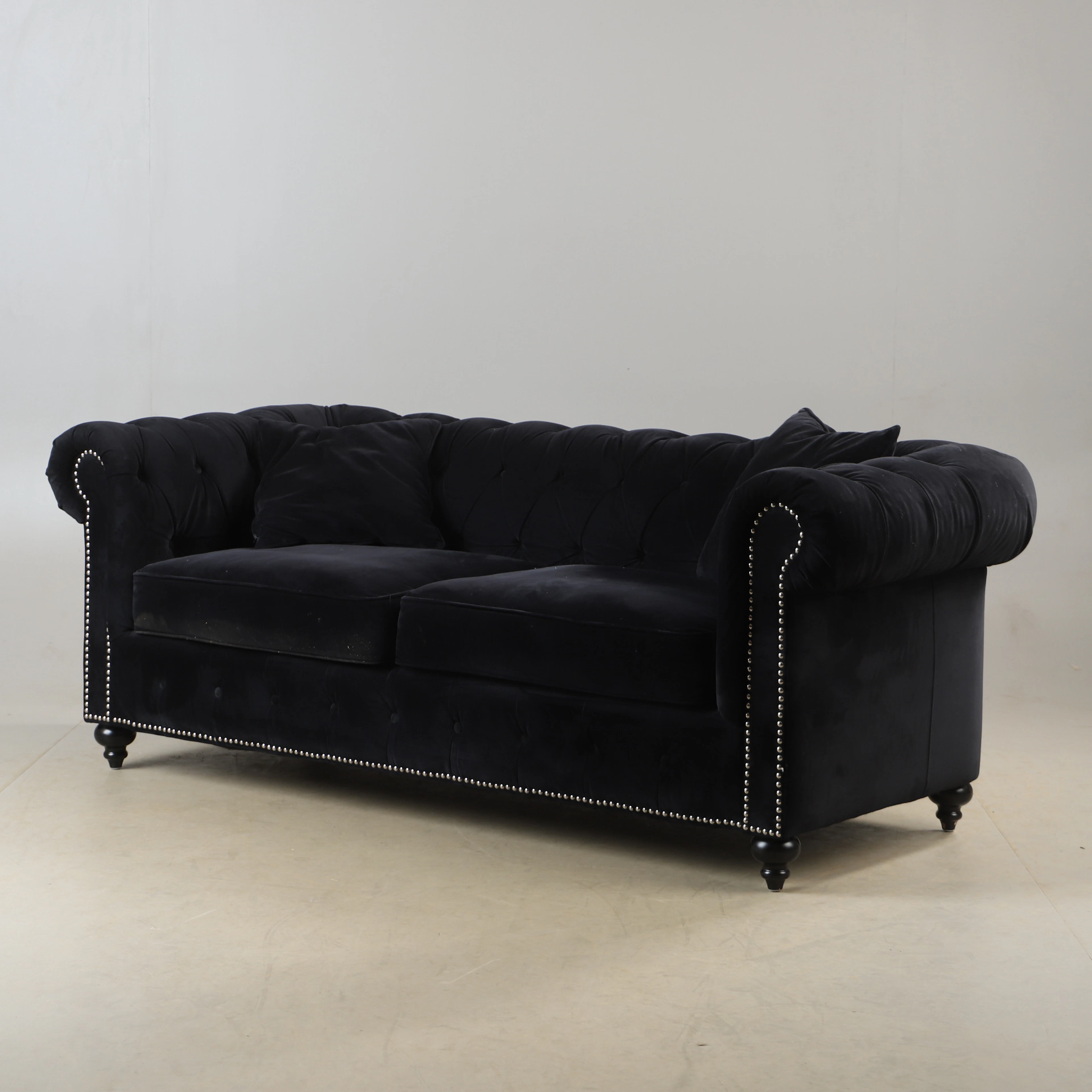 SOFFA, sammetsklädsel, chesterfieldmodell, 2000-tal.