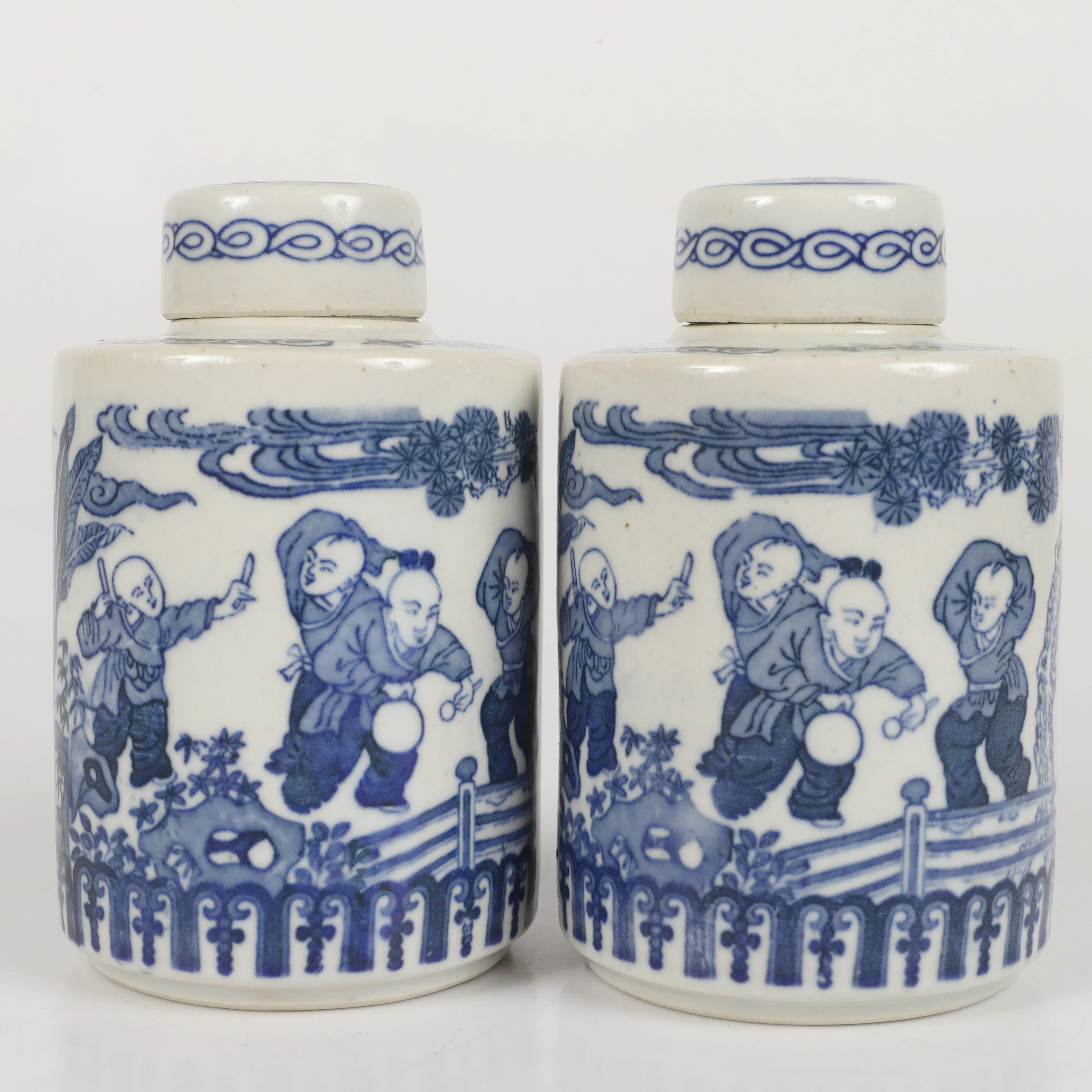 LOCKDOSOR, 1 par, porslin, Kina, 1900-tal.