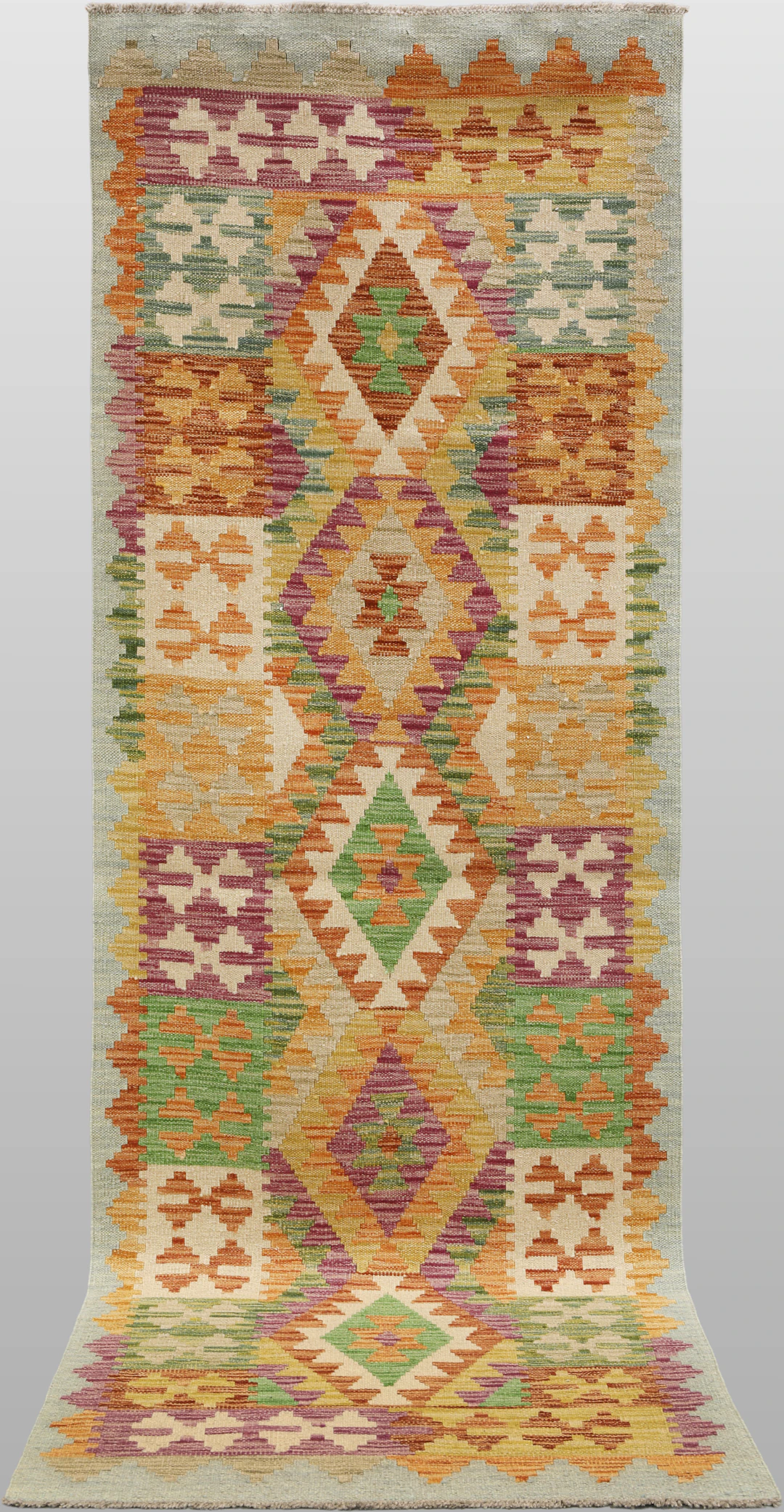 MATTA, "Kelim", galleri, 252 x 81 cm.