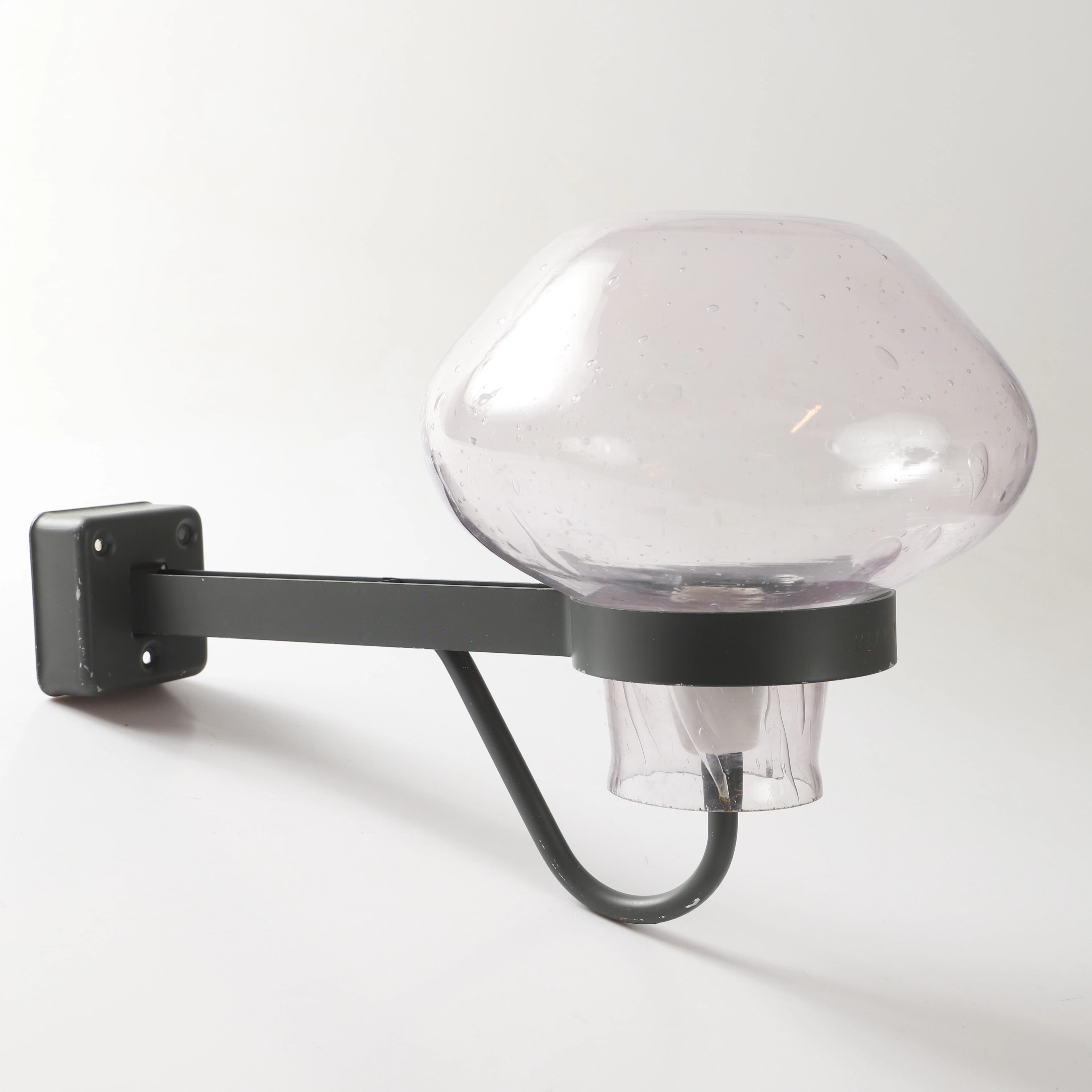 GUNNAR ASPLUND. Ytterbelysning, metall och glas, 1900-talets andra hälft.