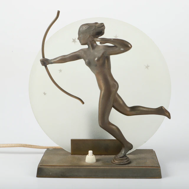 BORDSLAMPA, med jaktgudinnan Diana, metall/glas, Art deco, 1900-talets