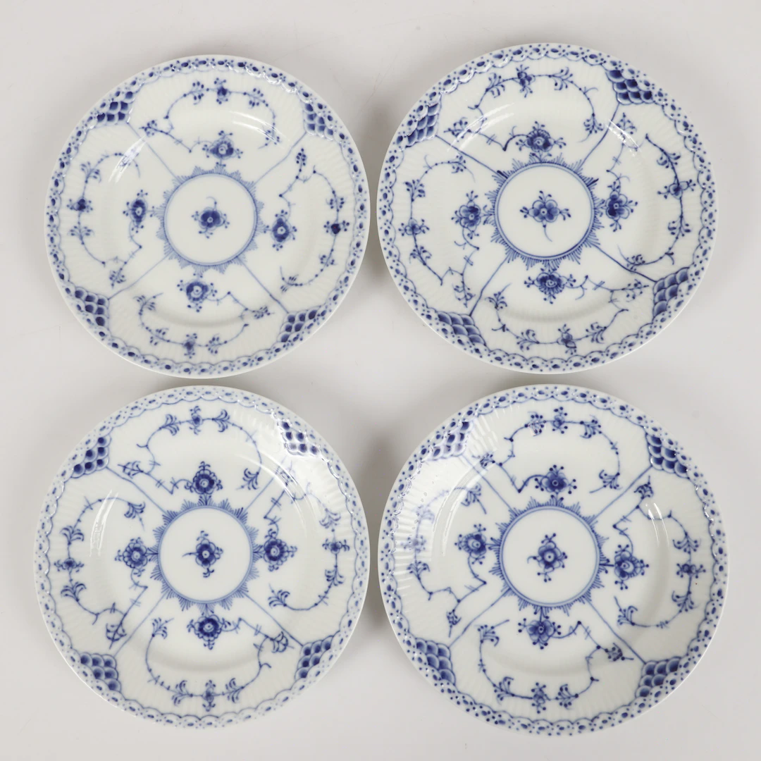 ASSIETTER, 4 stycken, "Musselmalet", porslin, Royal Copenhagen, Danmark.