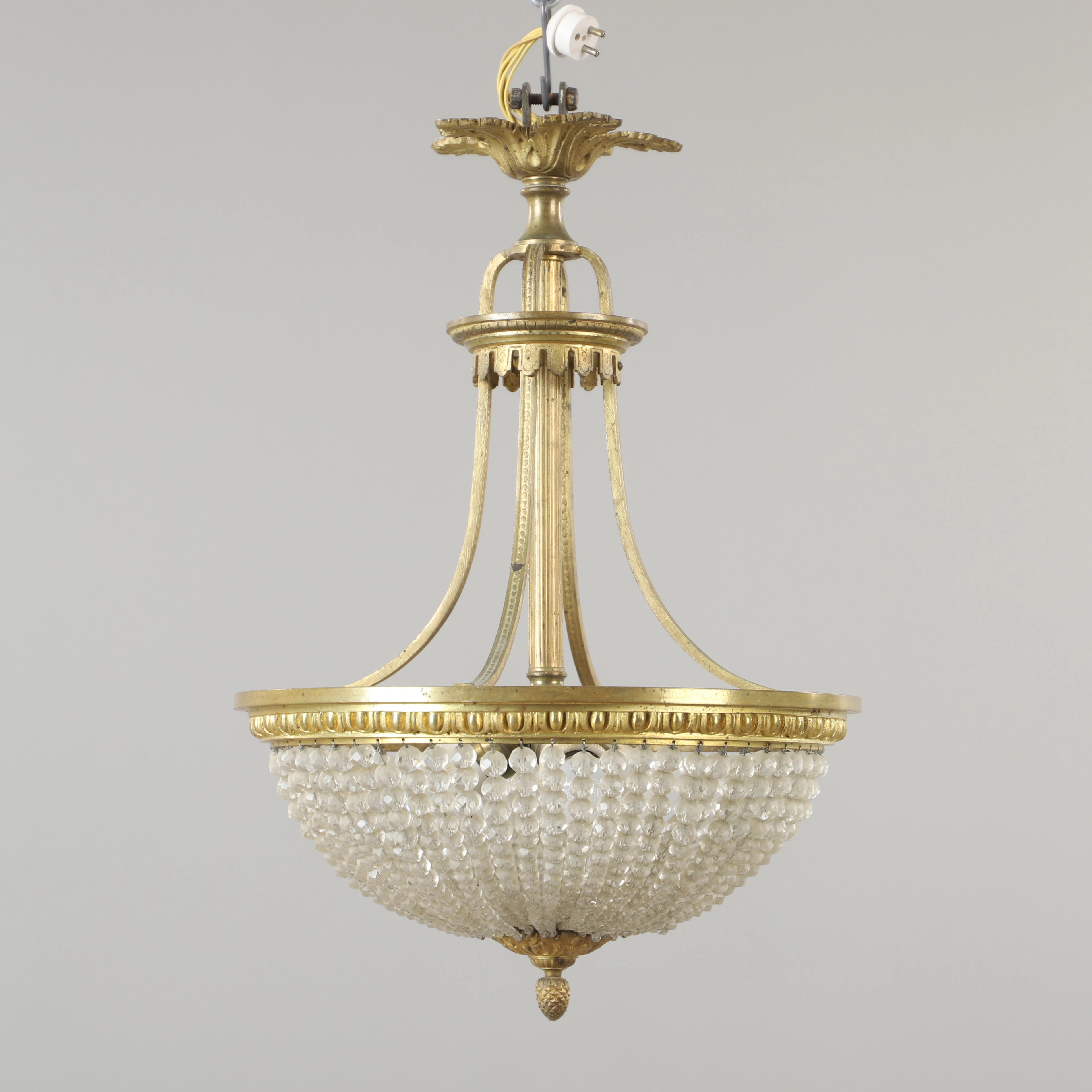 TAKLAMPA, mässing och glas, 1900-talets mitt.