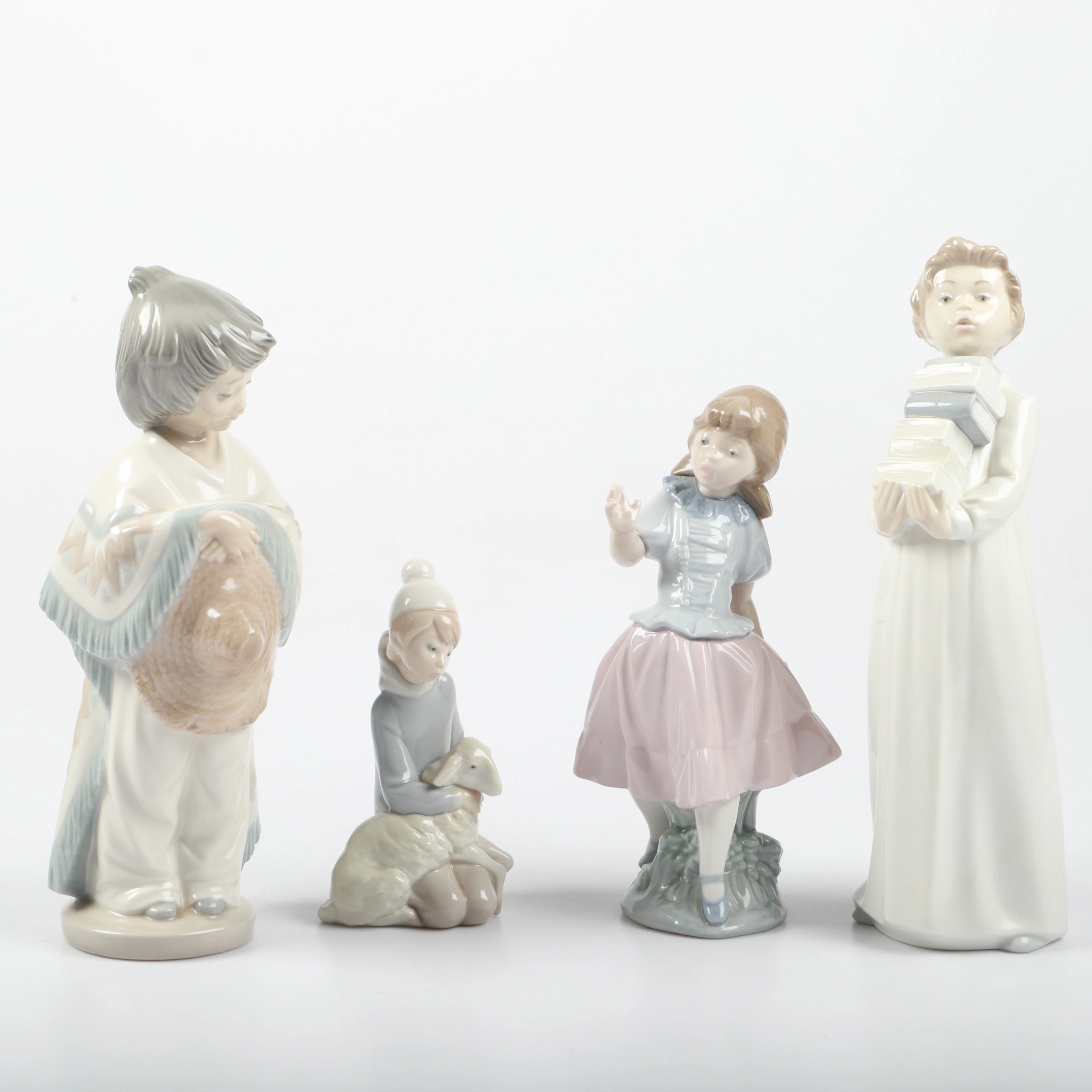 FIGURINGER, 4 stycken, porslin, Lladro samt Nao.
