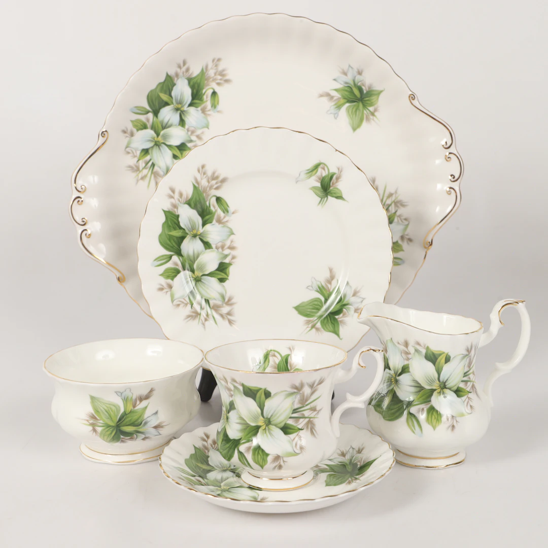 KAFFESERVIS, 45 delar, "Tritium", Royal Albert, England.