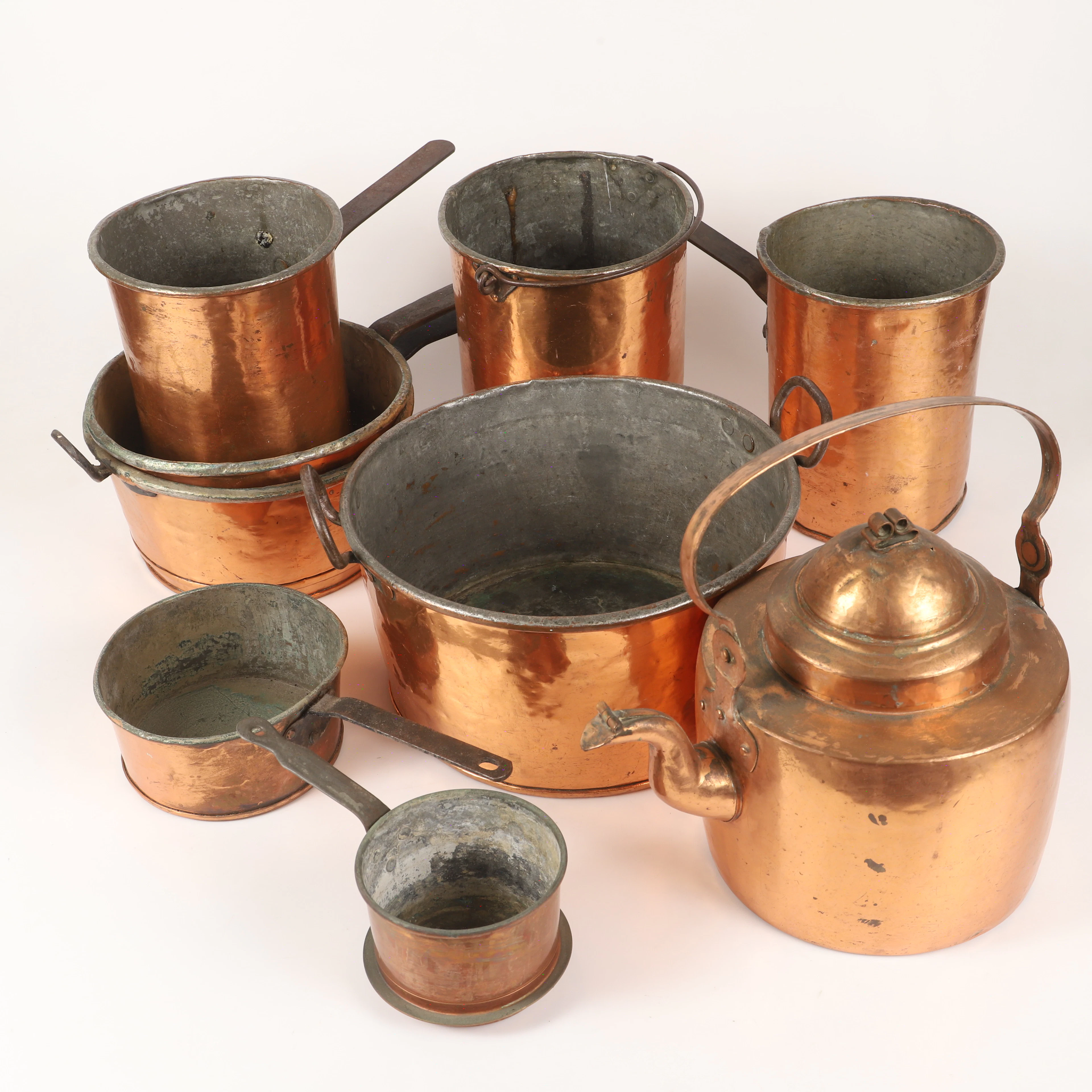 KASTRULLER, HINK OCH KITTEL, 9 delar, koppar, 1800-/1900-tal.