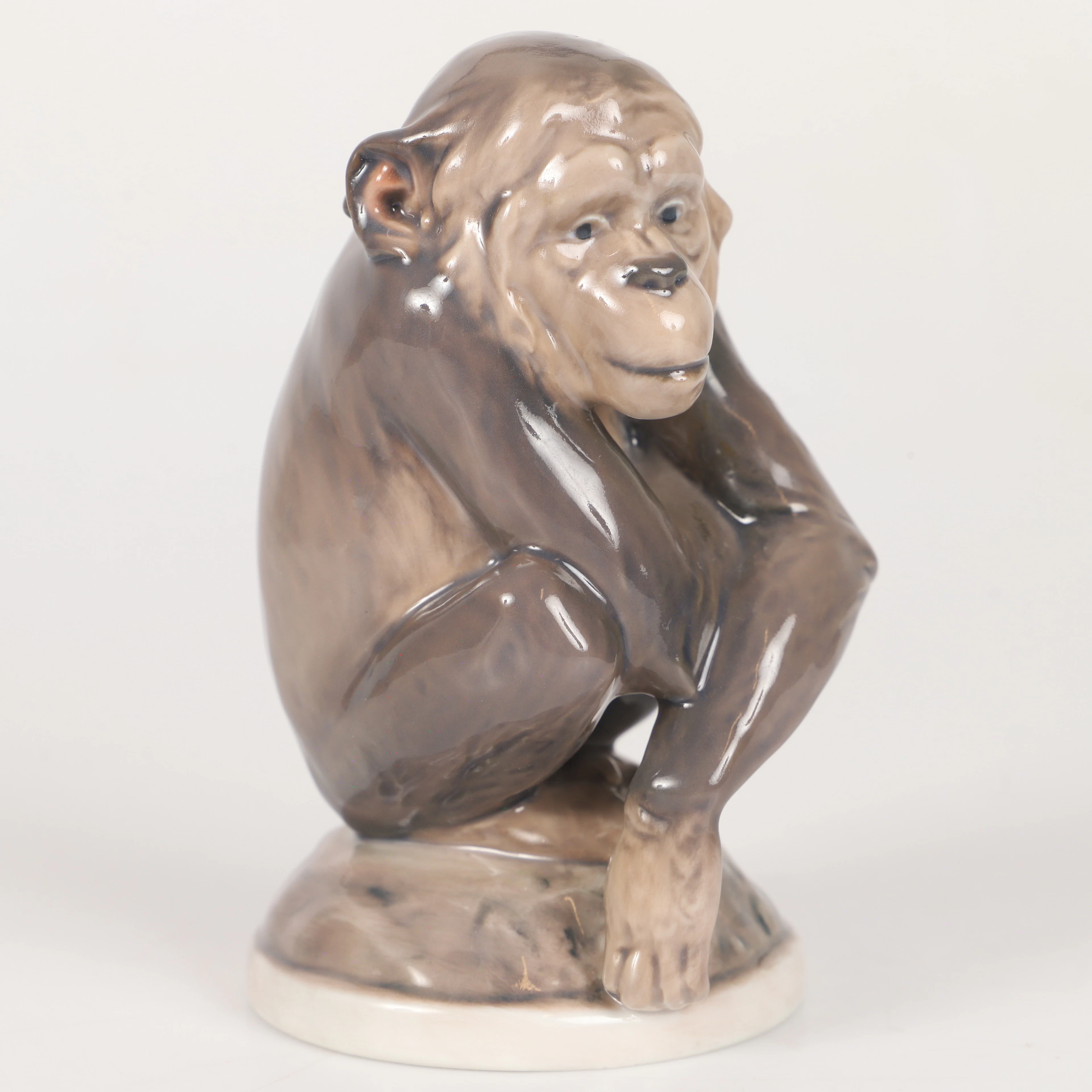 CARL JOHAN BONNESEN. Figurin, apa, porslin, Dahl Jensen, Danmark.