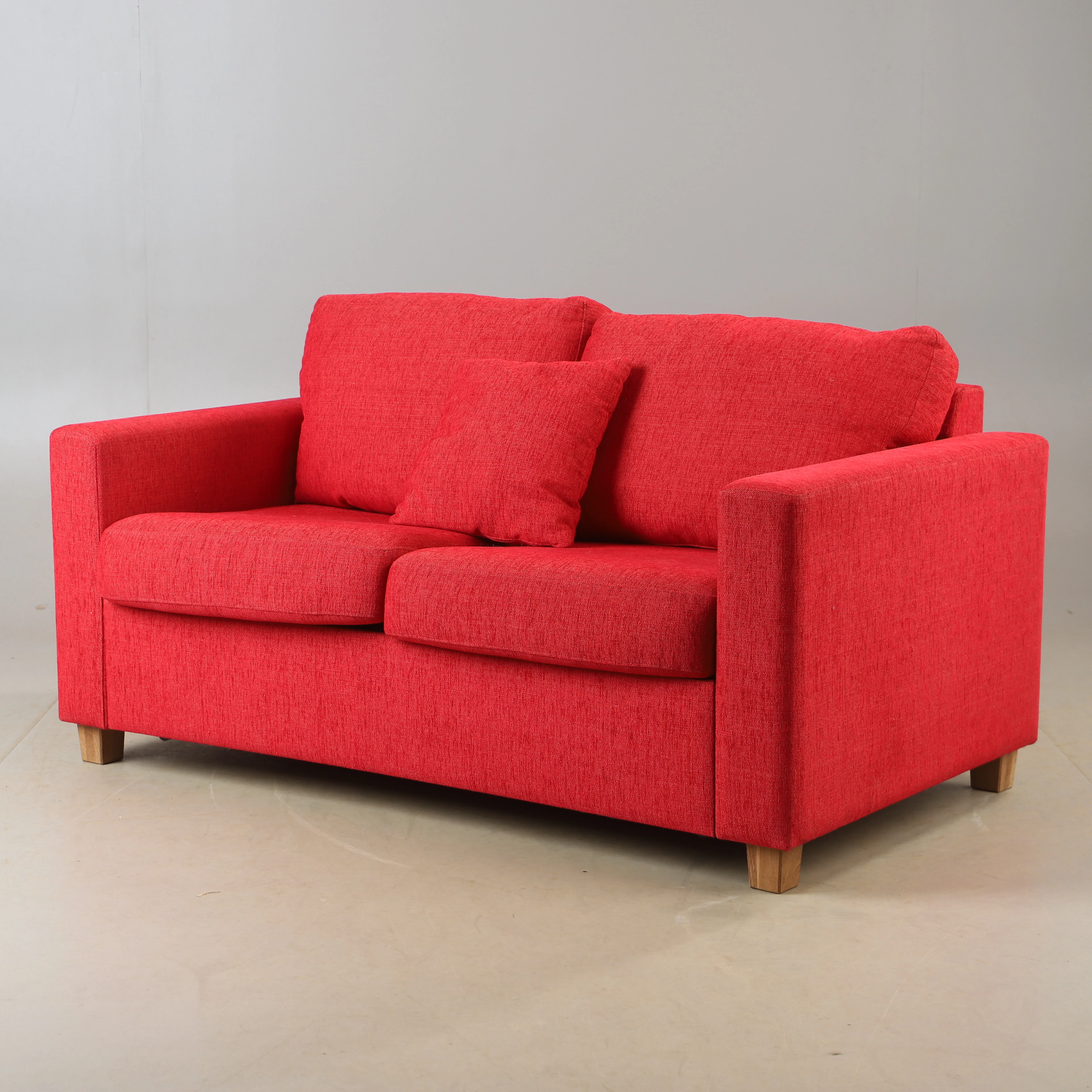 BÄDDSOFFA MED SITTPUFF, textil med ekben, 2000-tal.