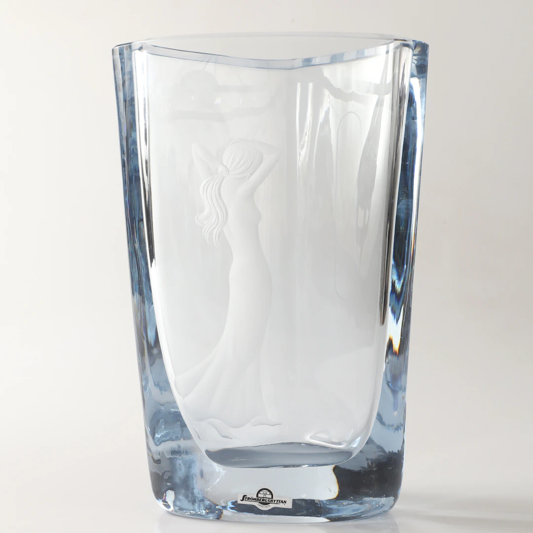 VAS, med slipad dekor, glas, Strömbergshyttan.