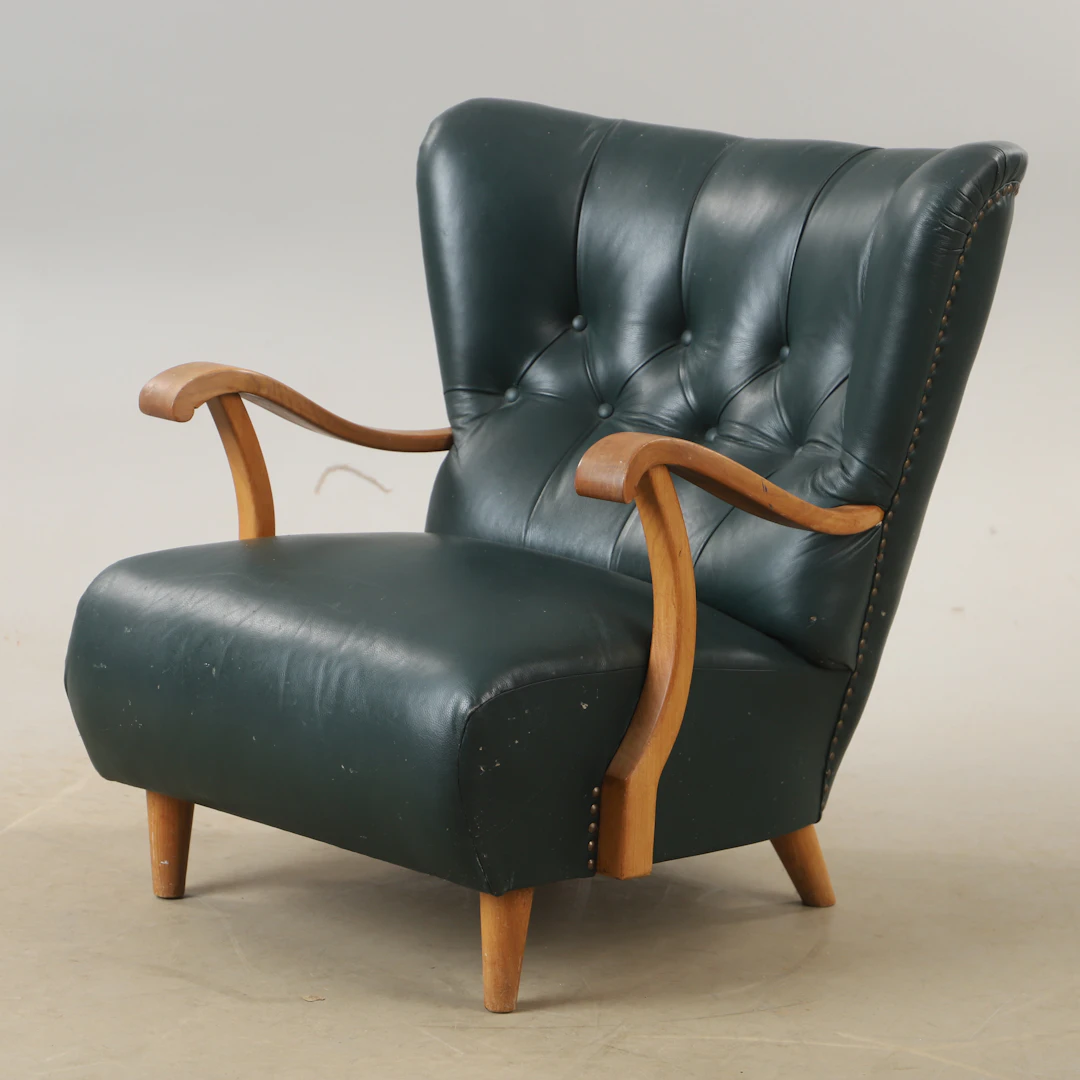 FÅTÖLJ, skinn och alm, Swedish modern, 1930/40-tal.