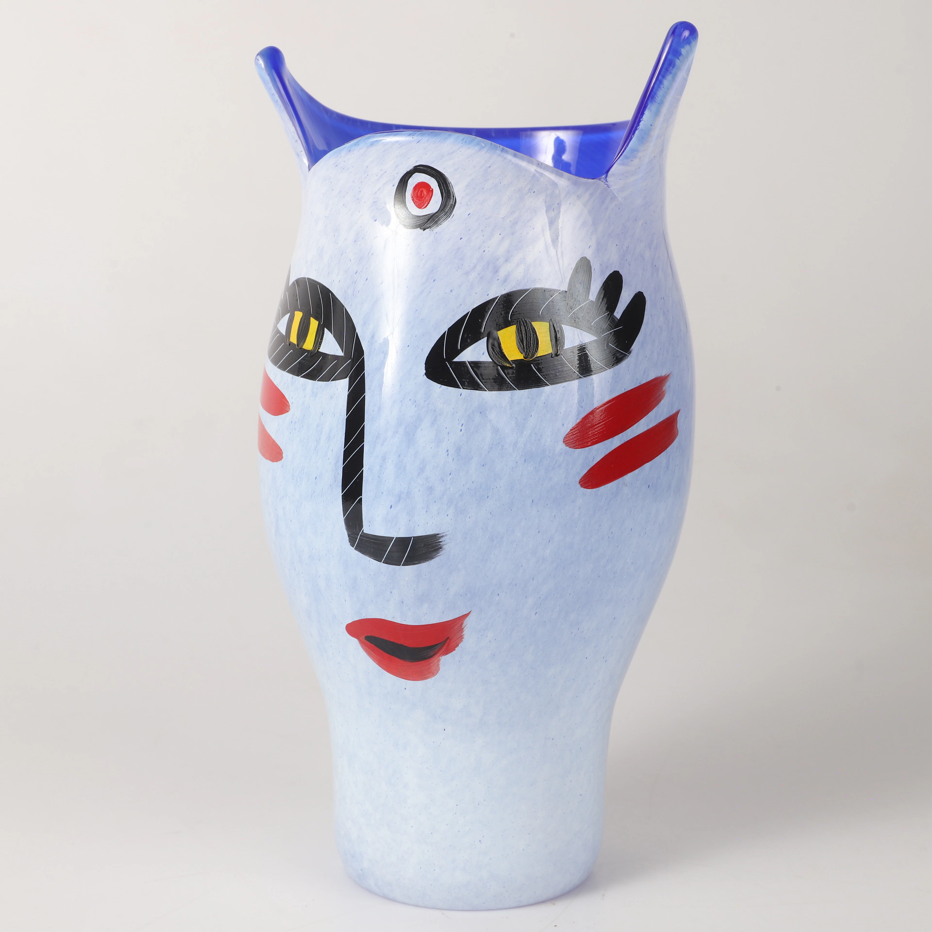 ULRICA HYDMAN-VALLIEN. Vas, "Open Minds", konstglas, Kosta Boda, signerad.