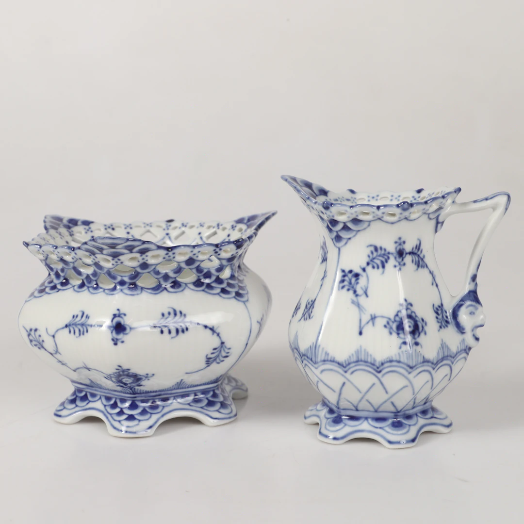 GÄDDKANNA & SOCKERSKÅL, porslin, Musselmalet, Royal Copenhagen, Danmark.