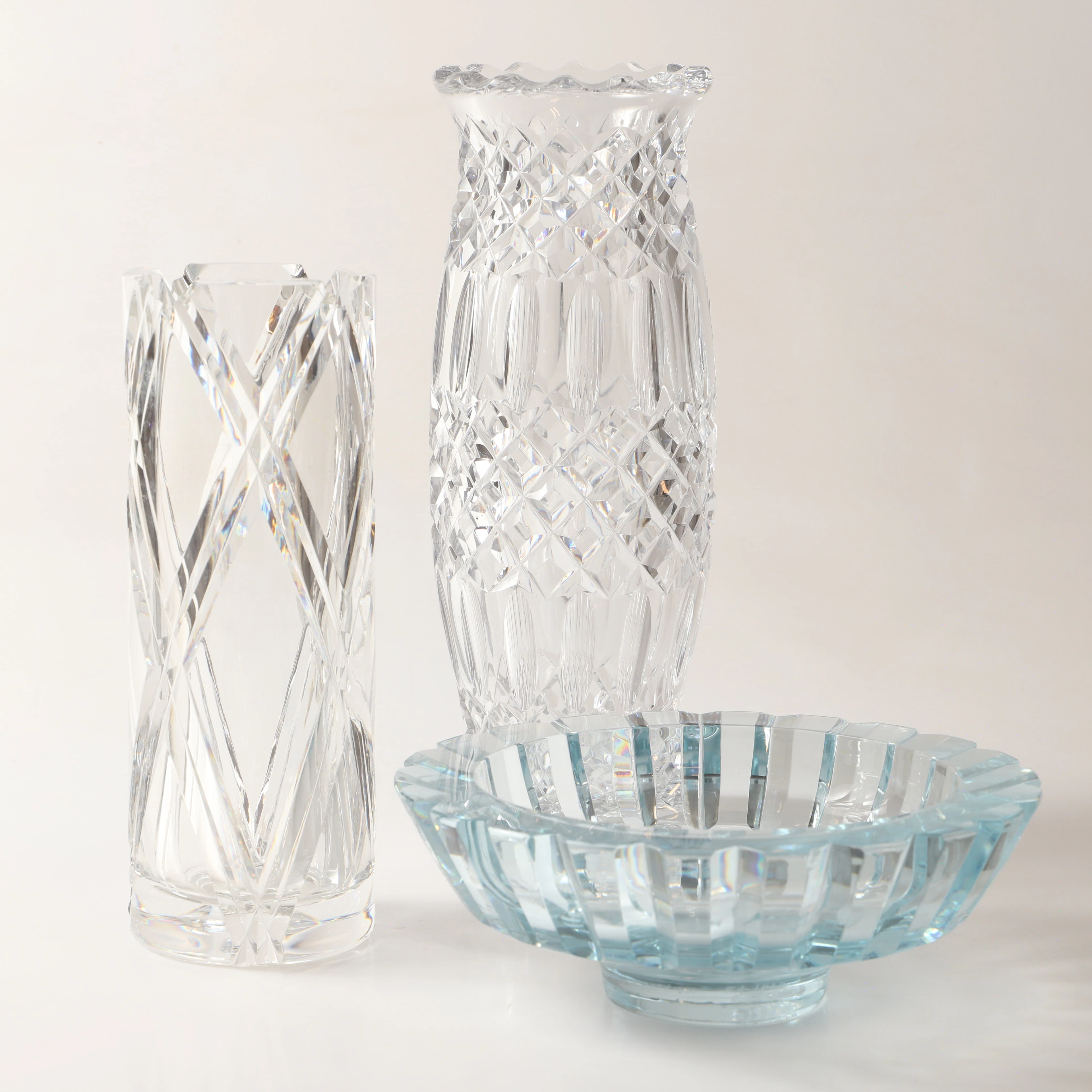 SKÅL OCH VASER, 3 stycken, slipat glas & kristall, bl. a. Edvin Öhrström.