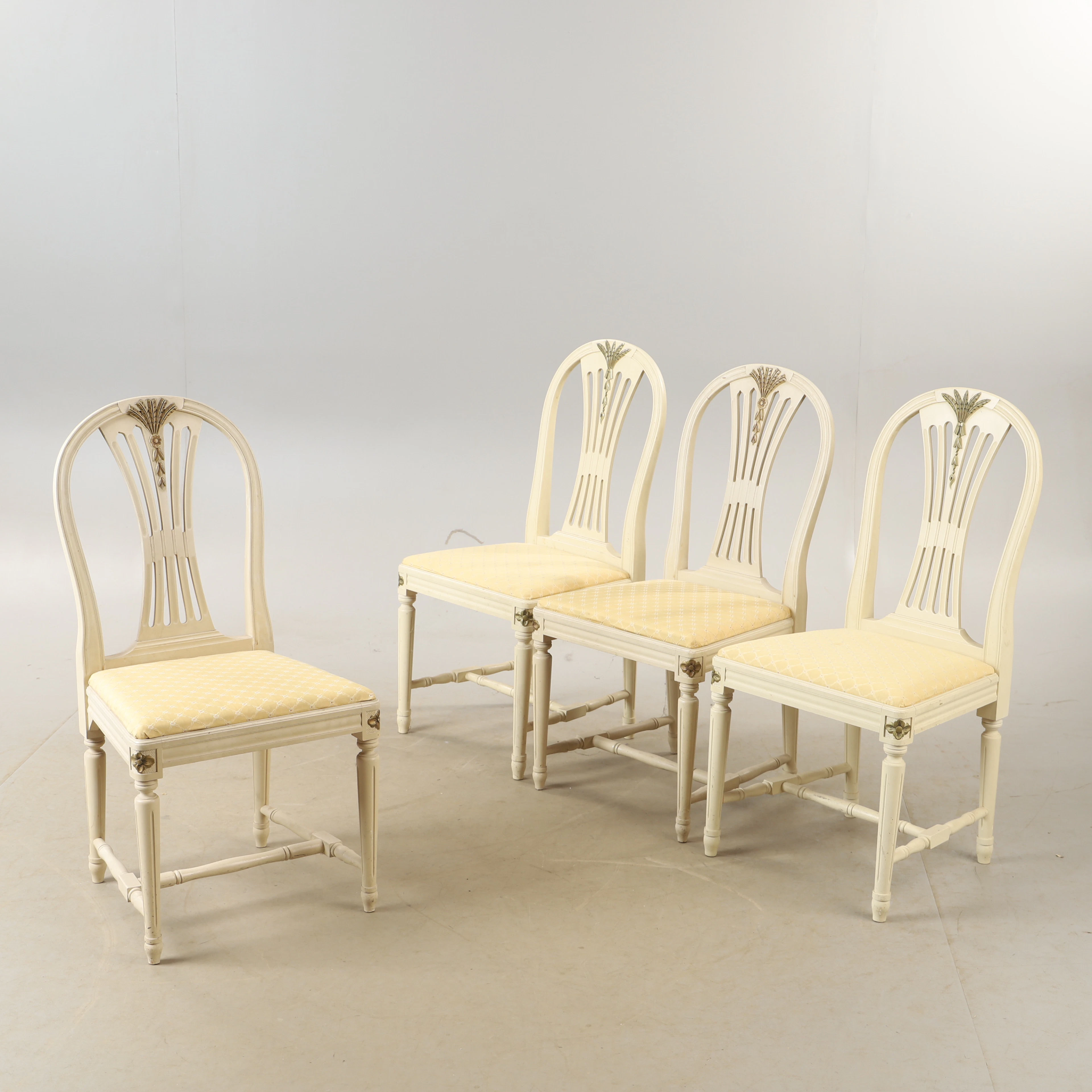 STOLAR, 4 stycken, "Axet", målade, gustaviansk stil.