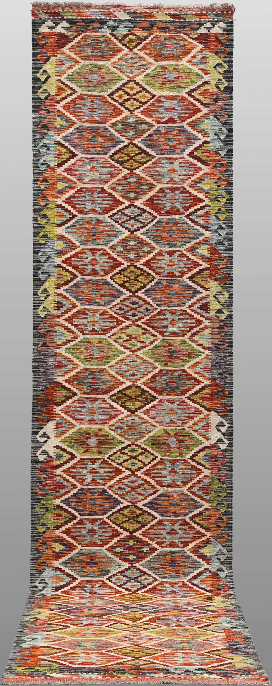 MATTA, "Kelim", galleri, 390 x 83 cm.