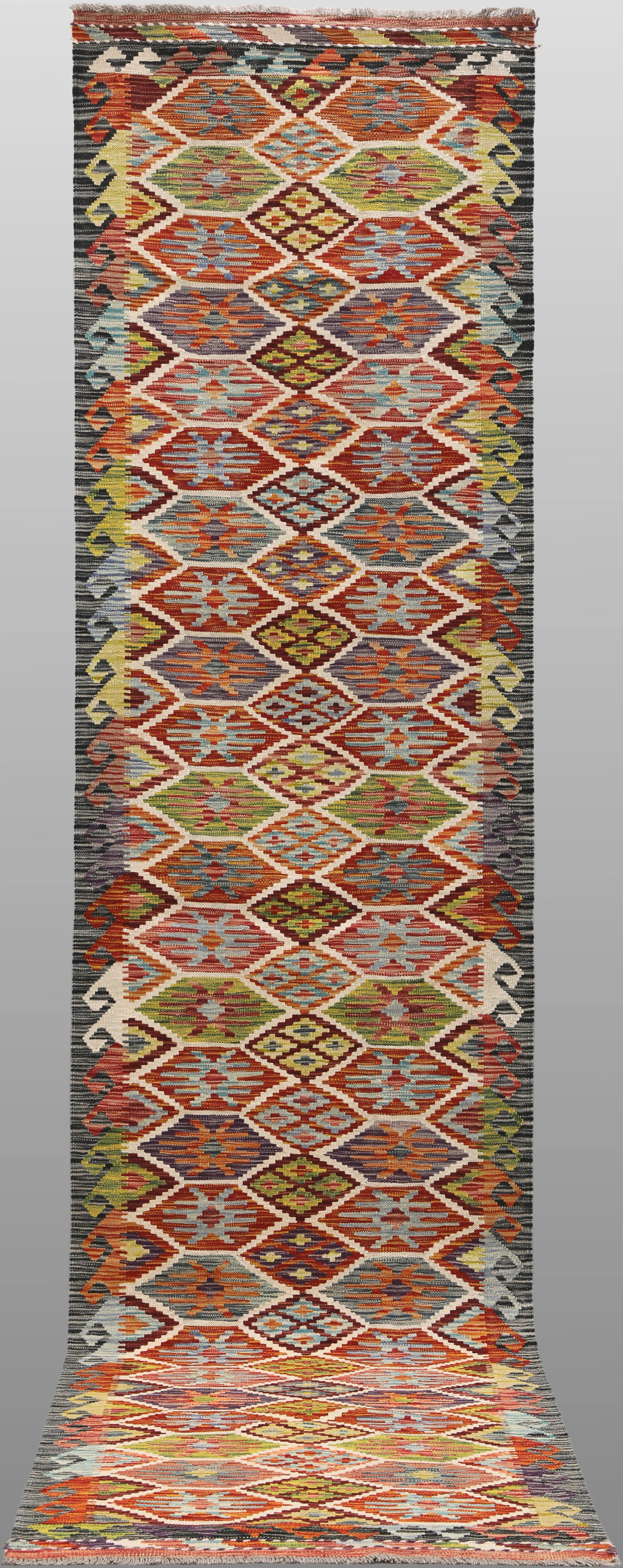 MATTA, "Kelim", galleri, 390 x 83 cm.
