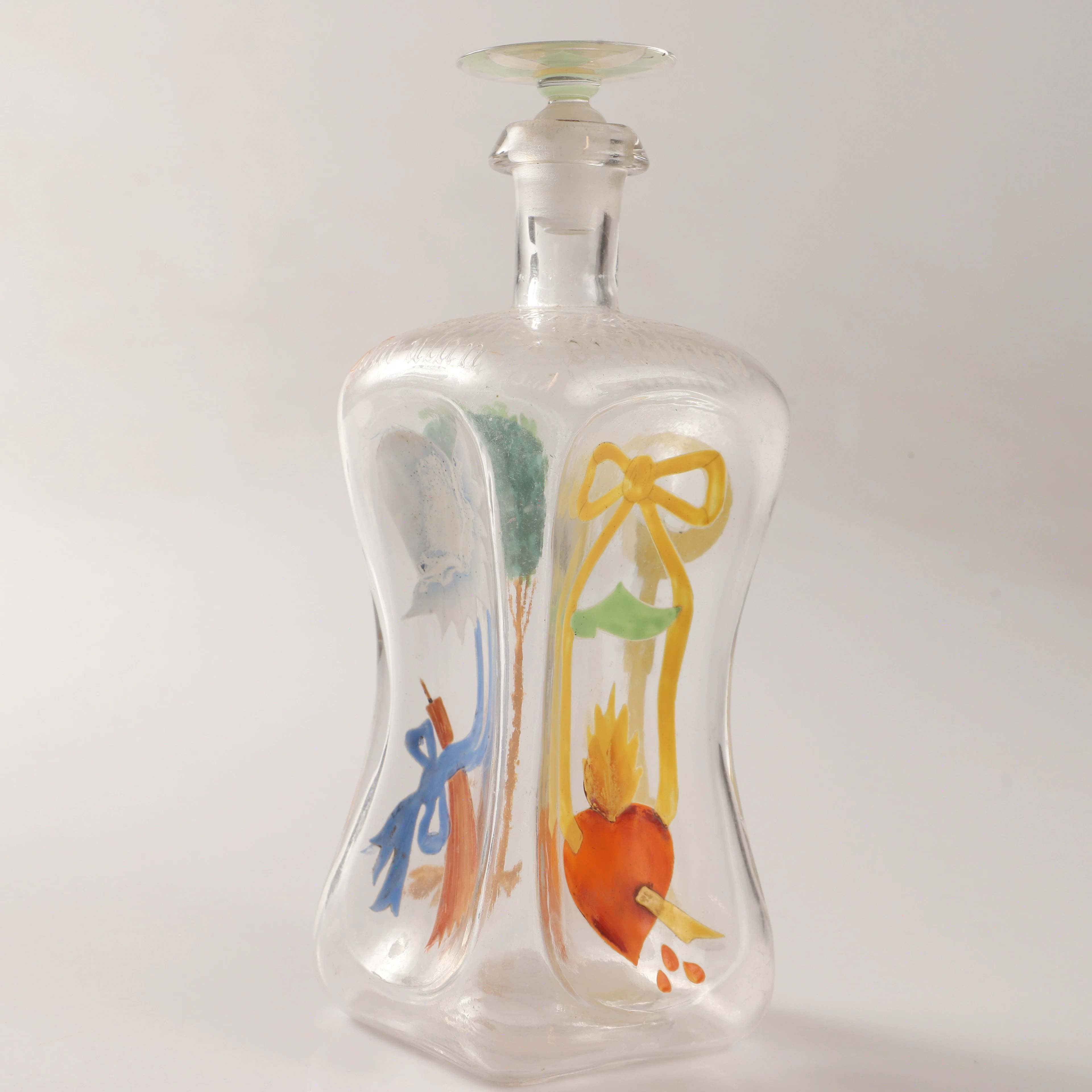 KARAFF, s. k. kluckflaska, dekormålat glas, 1800-tal.