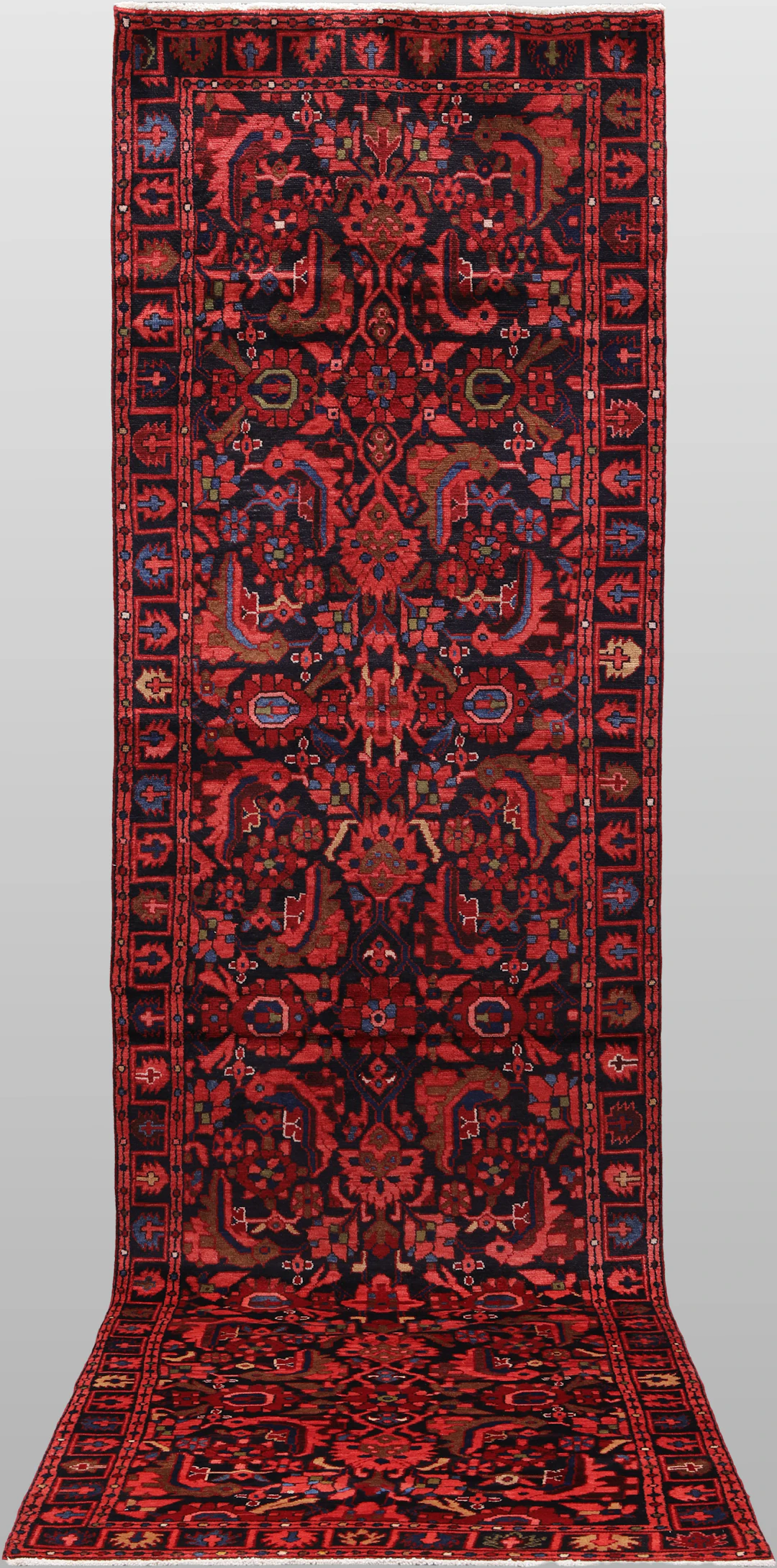 MATTA, "Hamadan", galleri, 416 x 108 cm.