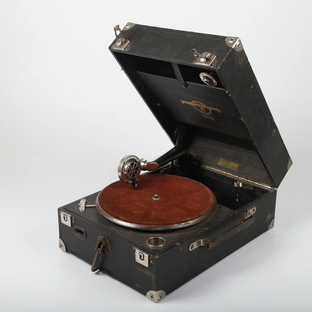 RESEGRAMMOFON, no 109A, Columbia, England.
