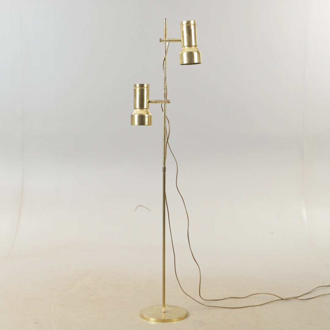 GOLVLAMPA, mässing, Frandsen, Danmark, två höj-och sänkbara ljuspunkter