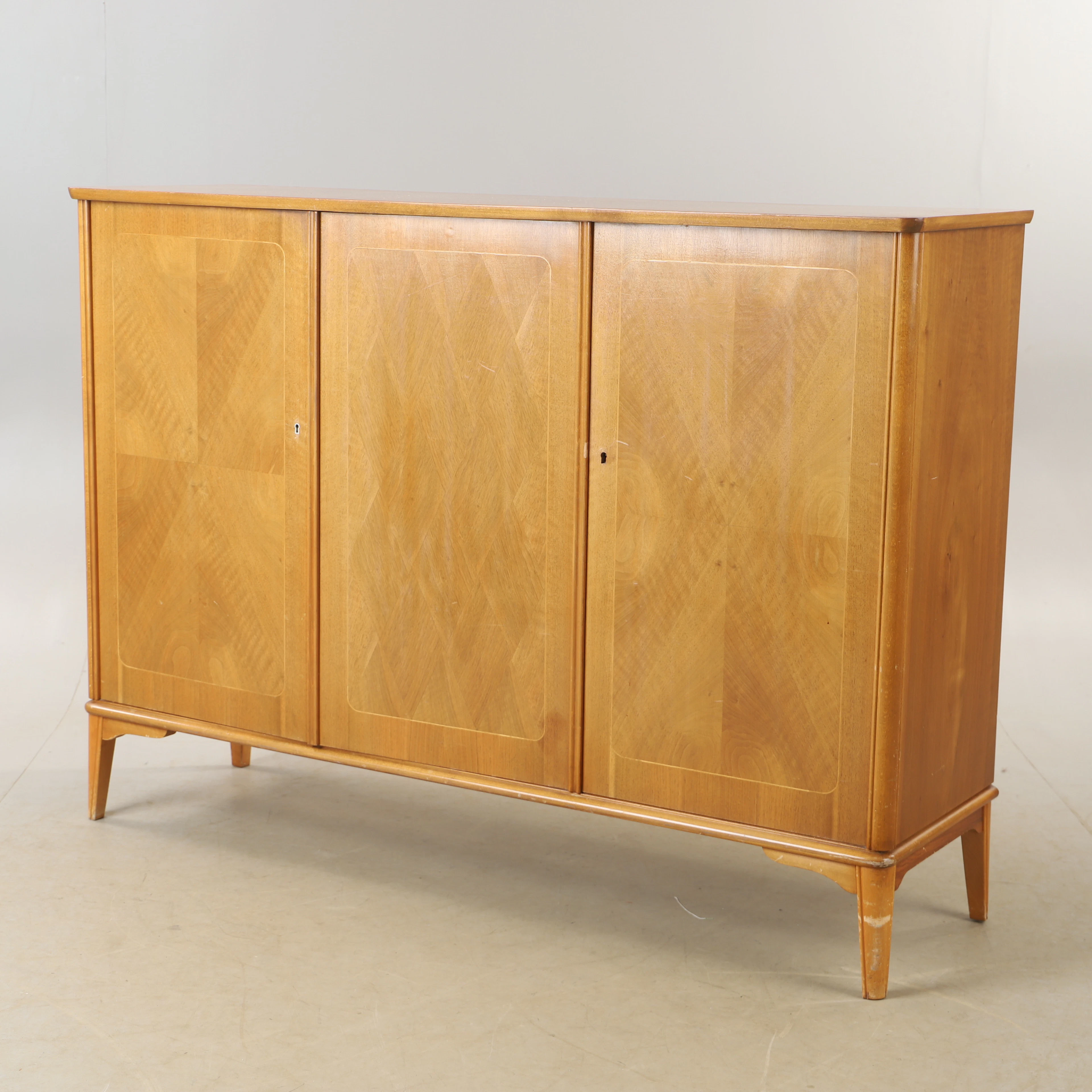 SIDEBOARD, valnöt och bok, Swedish modern, 1940-tal.
