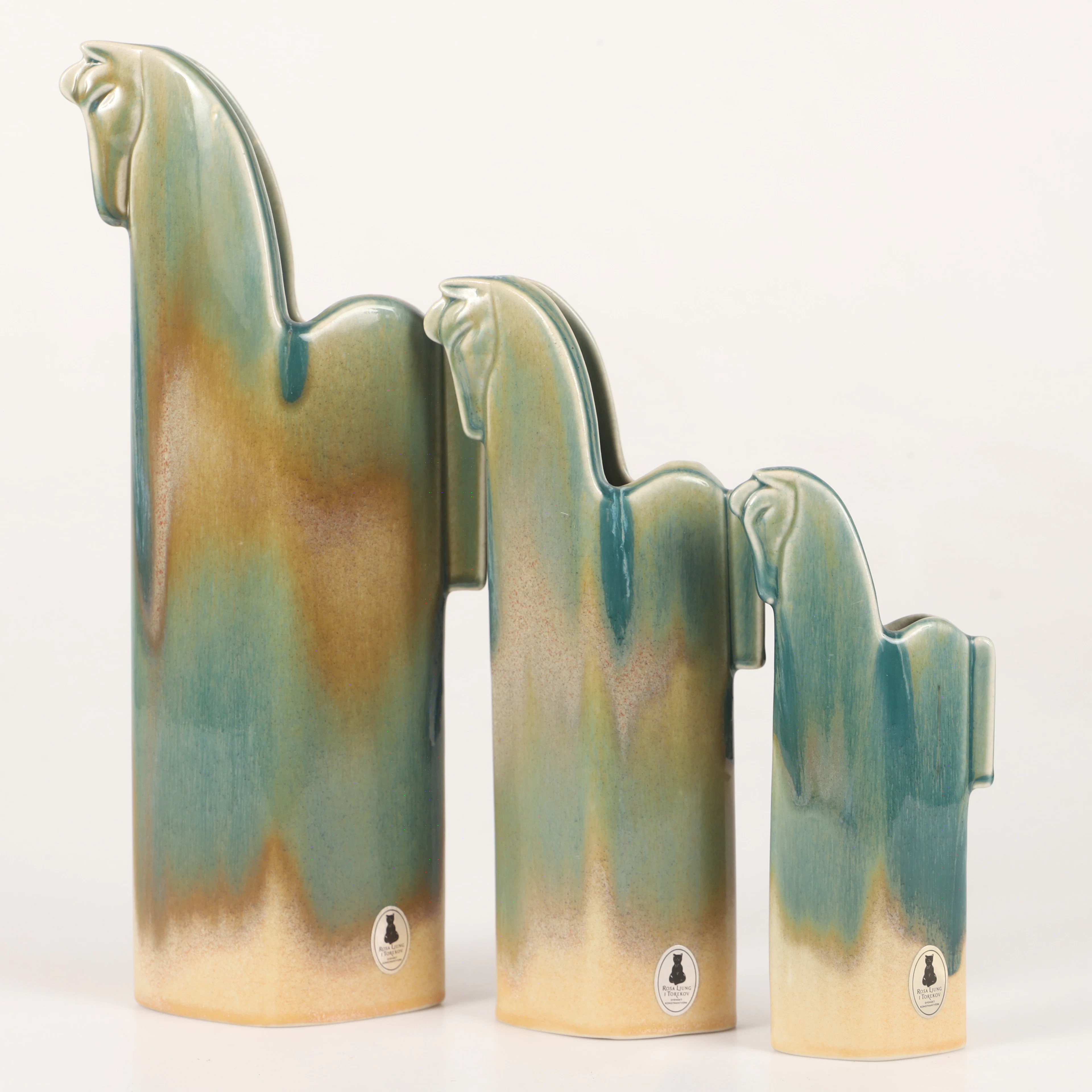 CHRISTINA PRAESTGAARD. Vaser, 3 stycken, "Pampas vilda hästar", glaserad